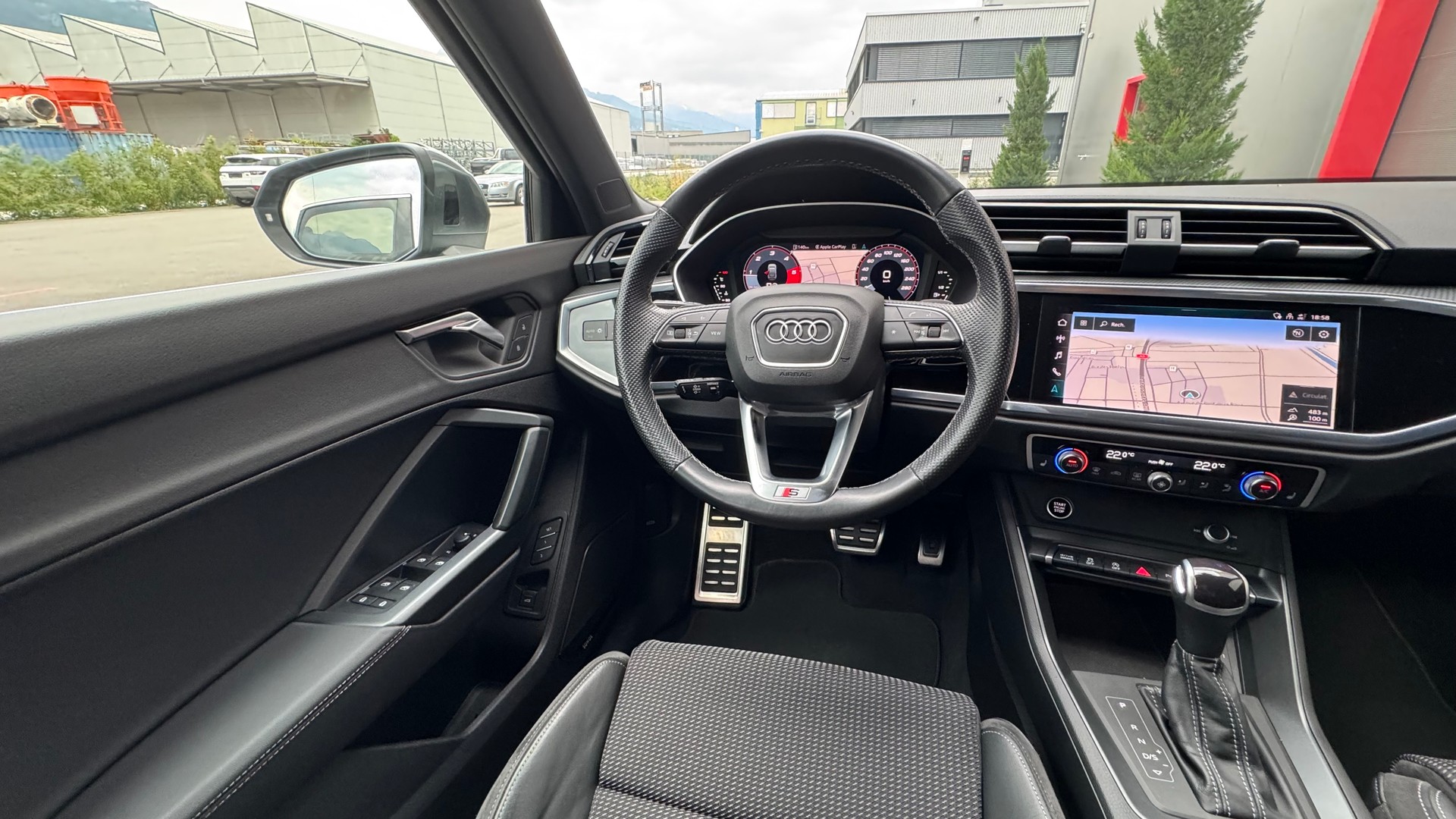 AUDI Q3 Sportback 40 TDI S line quattro S-tronic-image-13