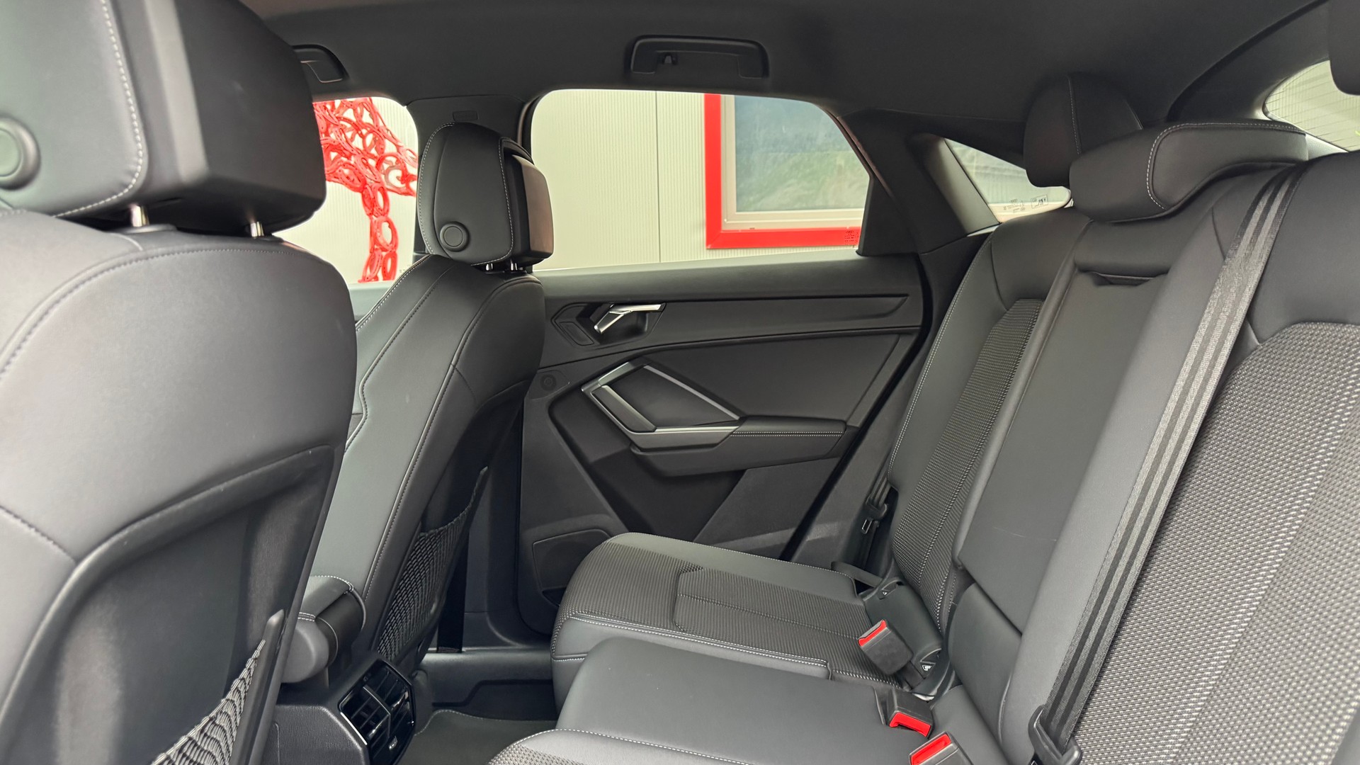 AUDI Q3 Sportback 40 TDI S line quattro S-tronic-image-22