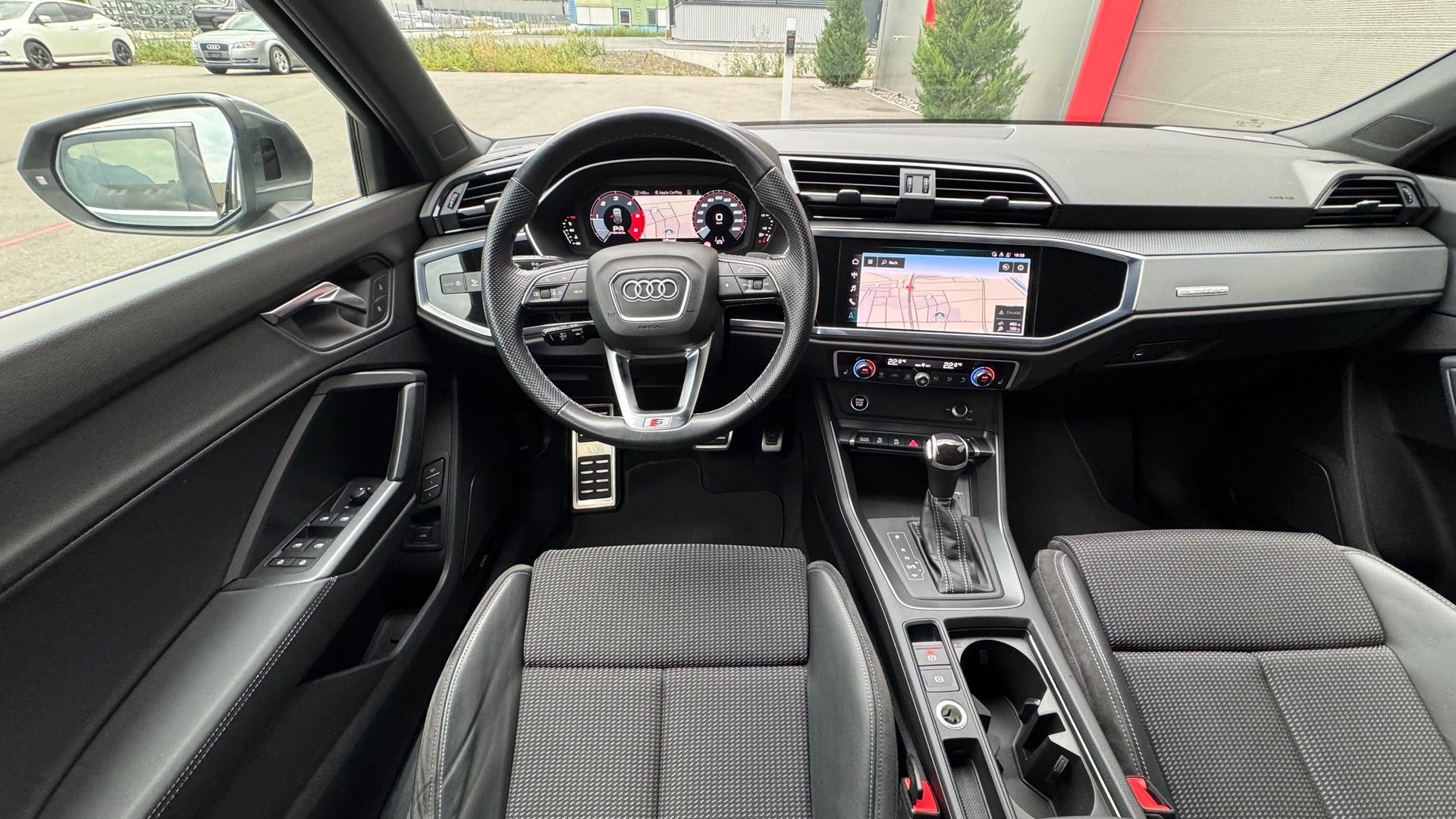 AUDI Q3 Sportback 40 TDI S line quattro S-tronic-image-11