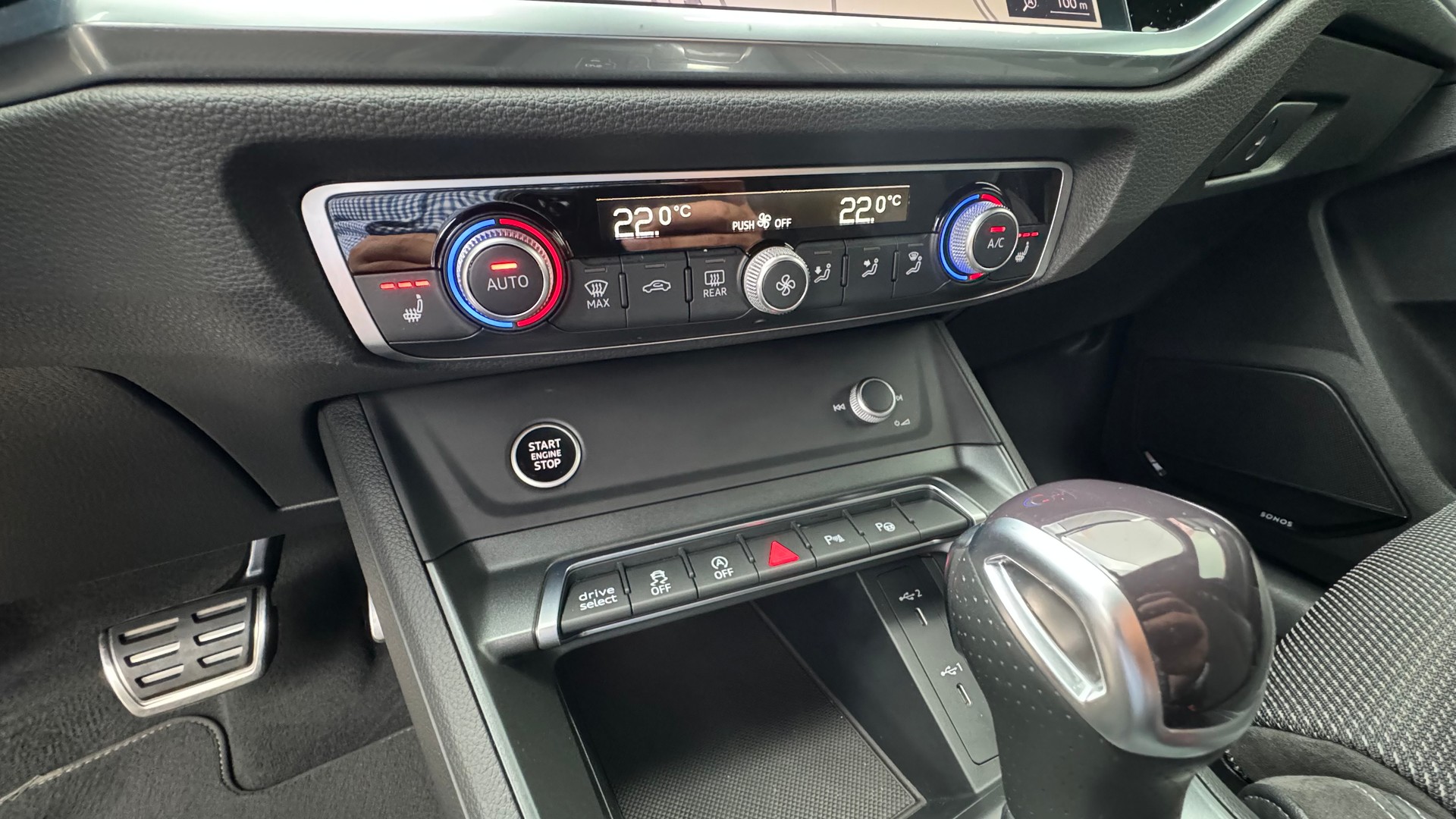AUDI Q3 Sportback 40 TDI S line quattro S-tronic-image-18