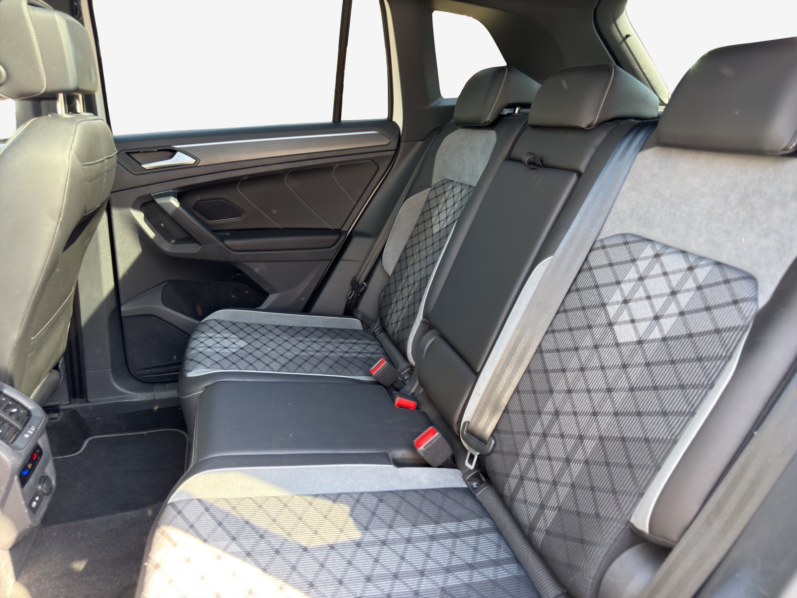 VW Tiguan 1.4TSI PHEV R-Line DSG-image-12