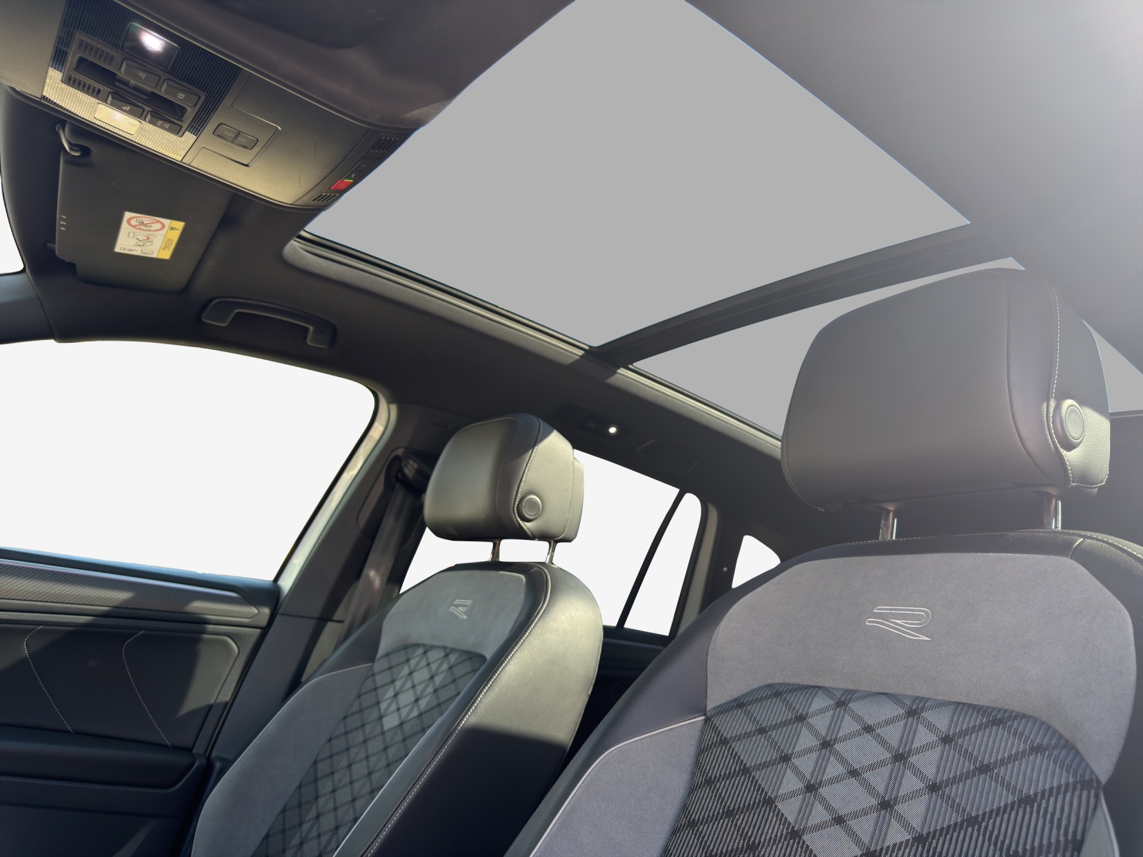 VW Tiguan 1.4TSI PHEV R-Line DSG-image-16