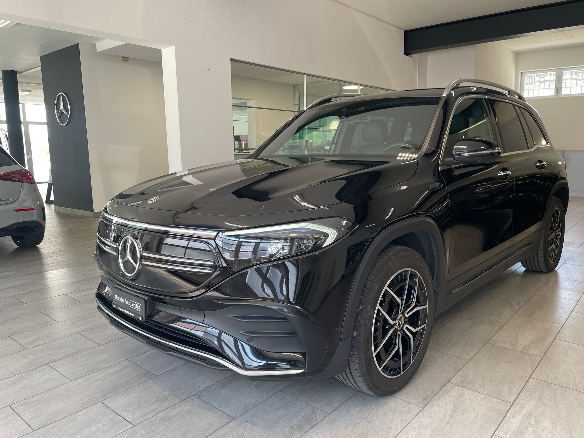 MERCEDES-BENZ EQB 350 AMG Line 4Matic-image-0