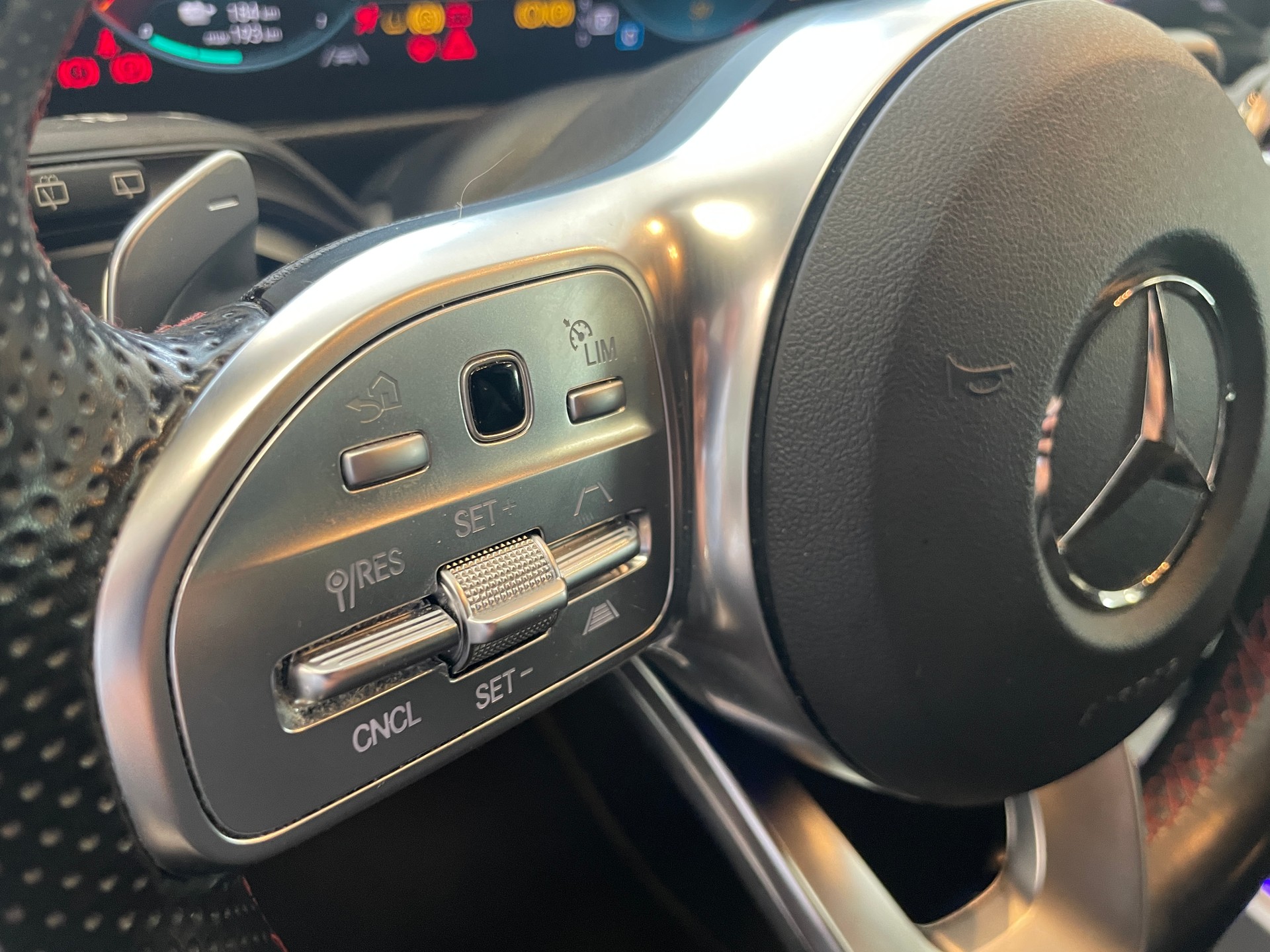 MERCEDES-BENZ EQB 350 AMG Line 4Matic-image-13