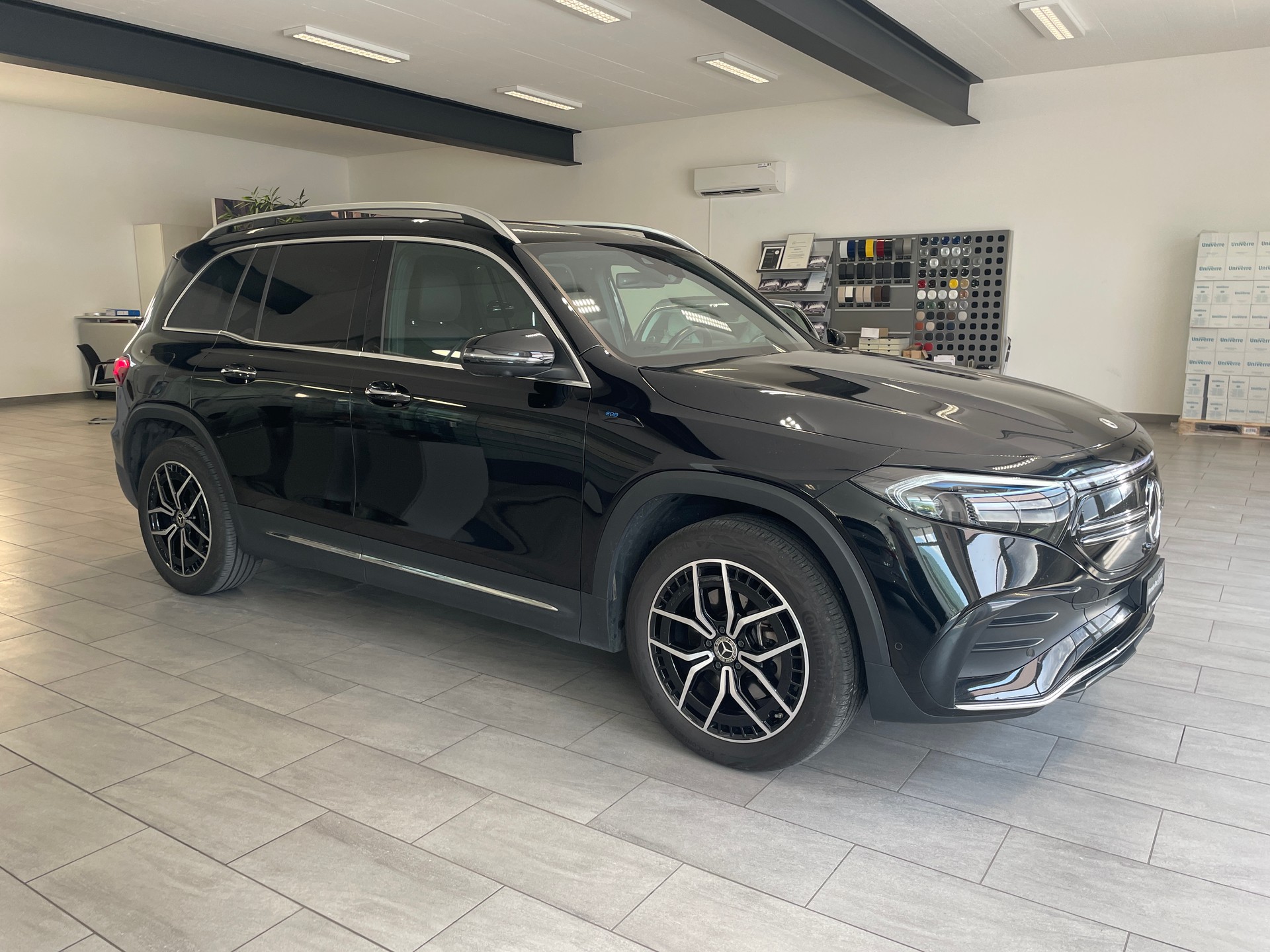 MERCEDES-BENZ EQB 350 AMG Line 4Matic-image-2