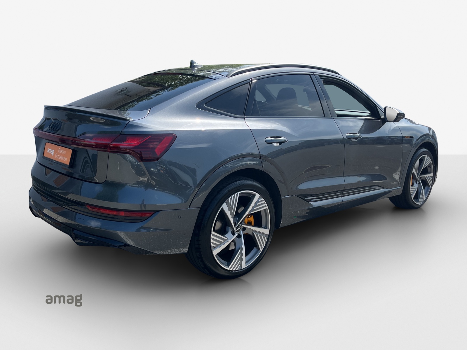 AUDI e-tron 55 Sportback S Line Black Edition quattro-image-4