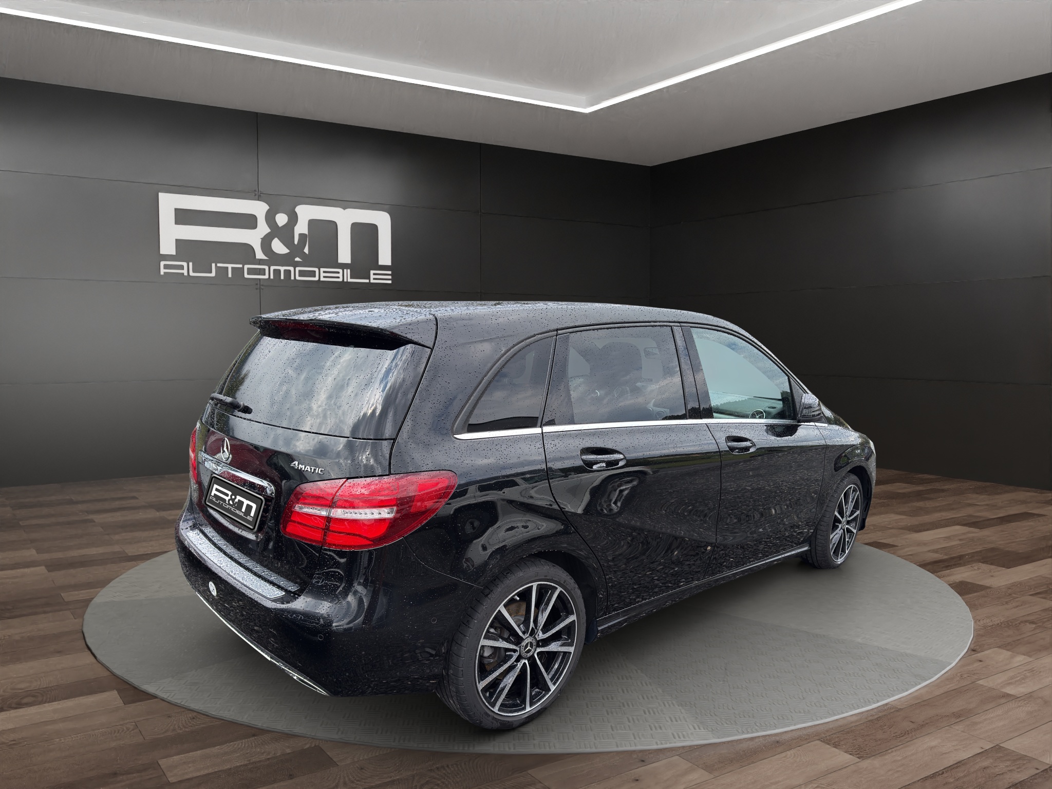 MERCEDES-BENZ B 220 CDI Swiss Star Edition Urban 4Matic 7G-DCT — slika 2