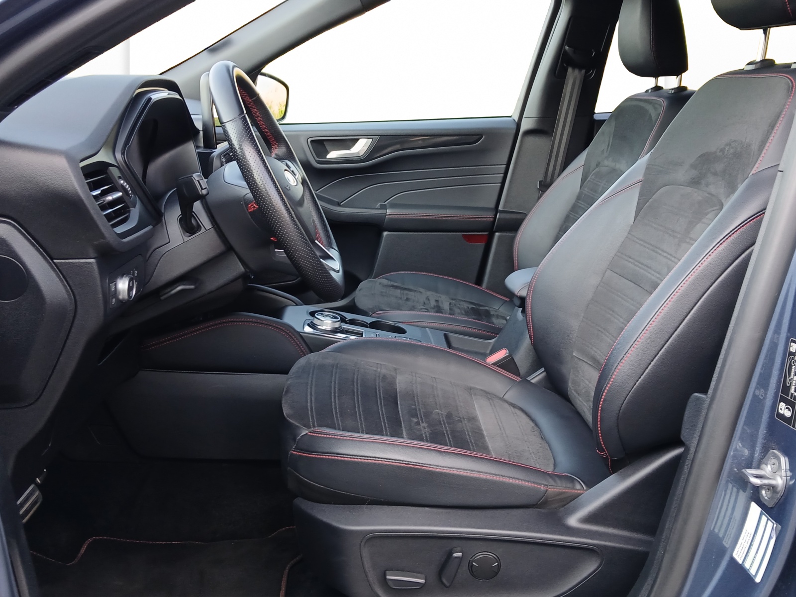 FORD Kuga 2.5 Plug-in Hybrid ST-Line X-image-5