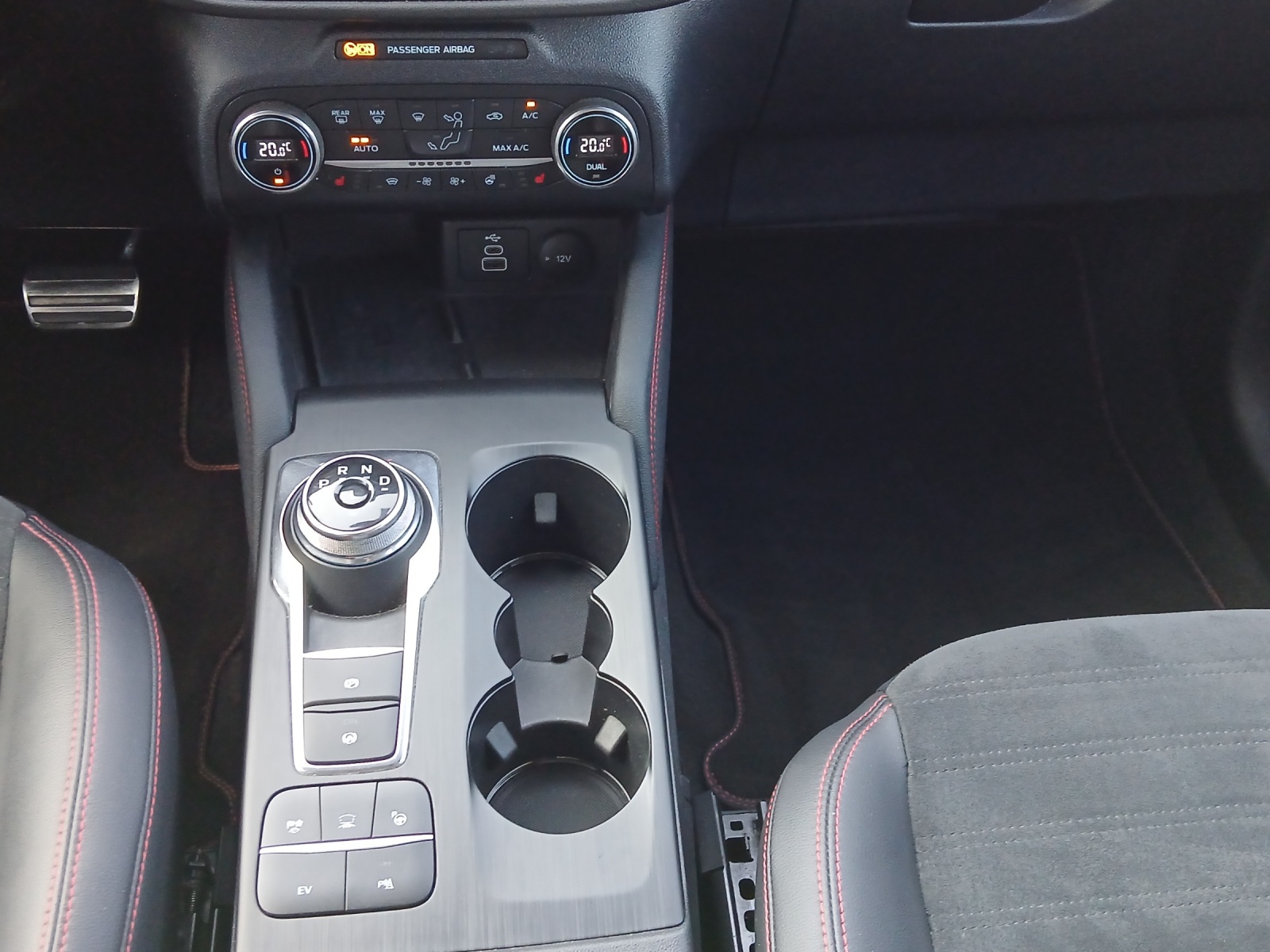 FORD Kuga 2.5 Plug-in Hybrid ST-Line X-image-10