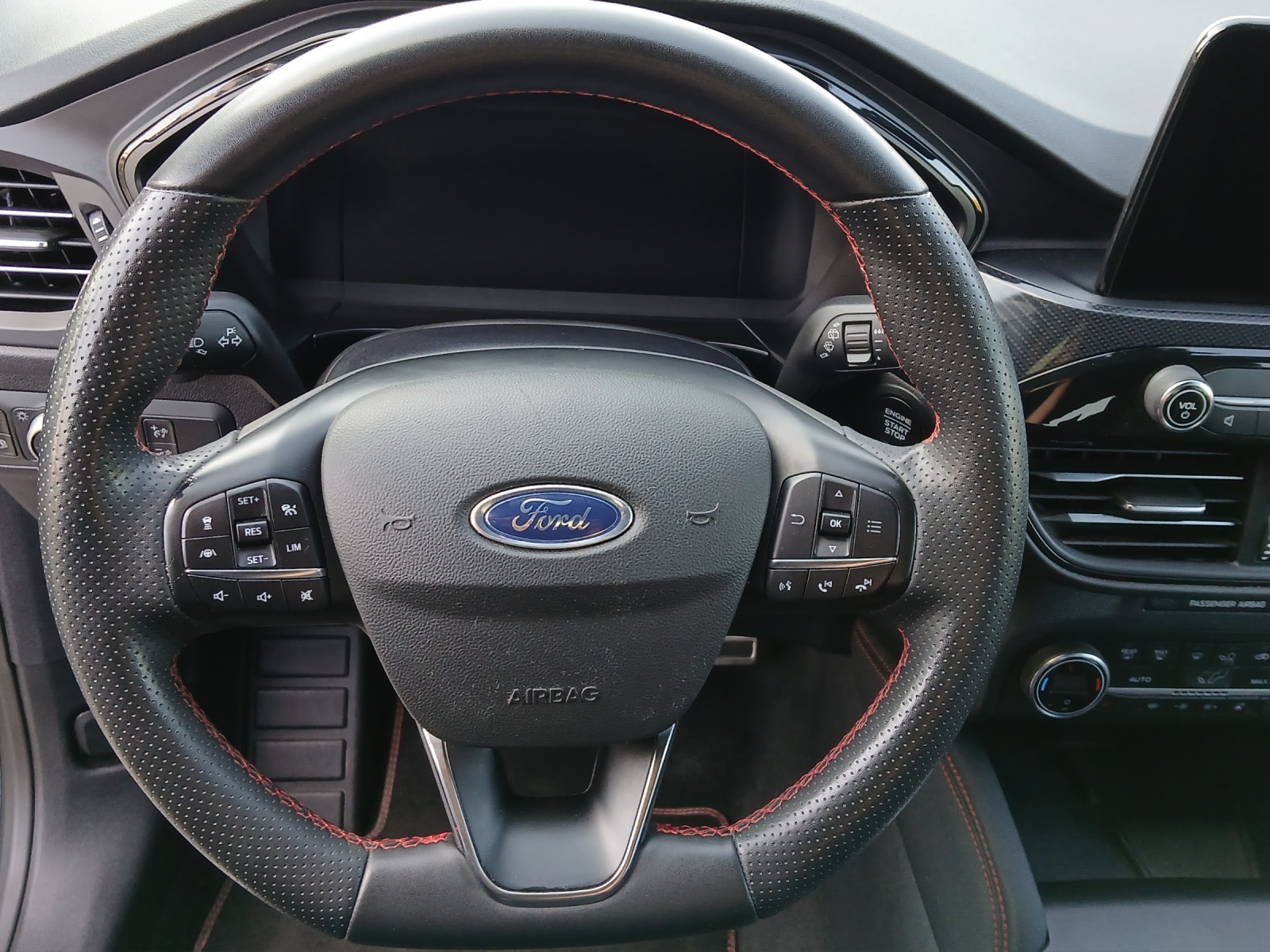 FORD Kuga 2.5 Plug-in Hybrid ST-Line X-image-8