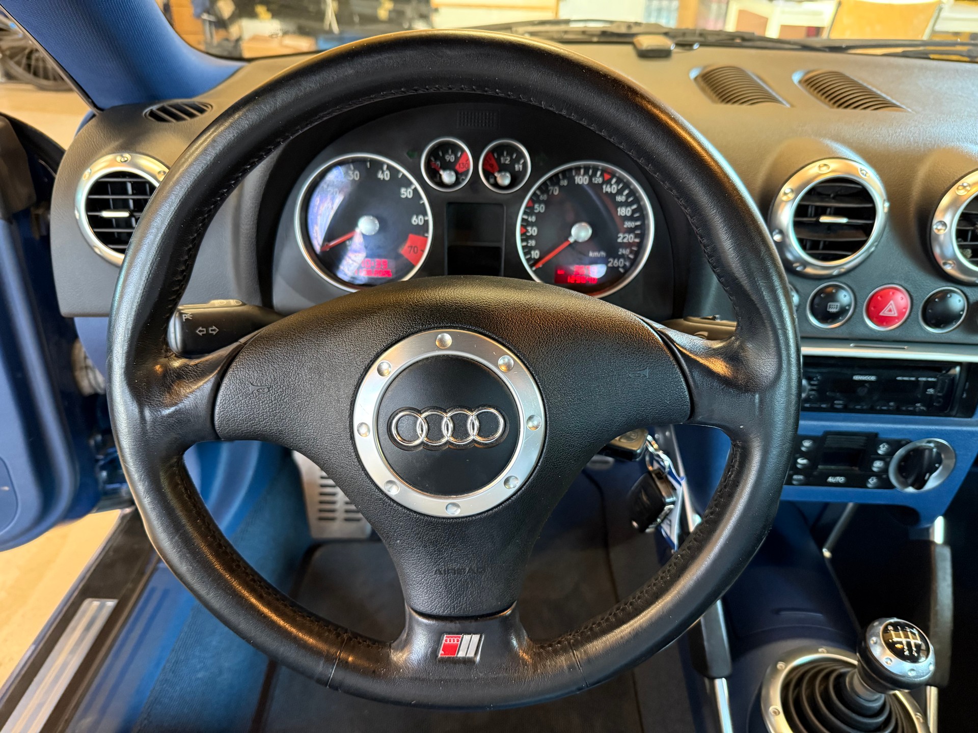AUDI TT Coupé 1.8 T quattro-image-10
