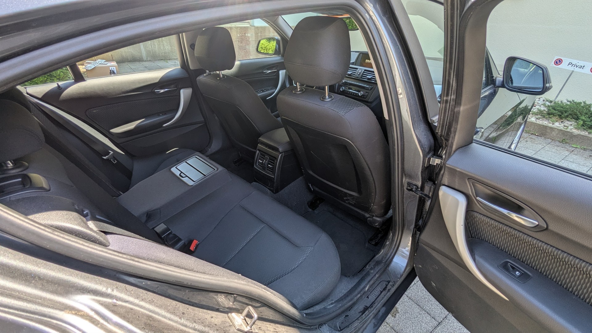 BMW 116i-image-9