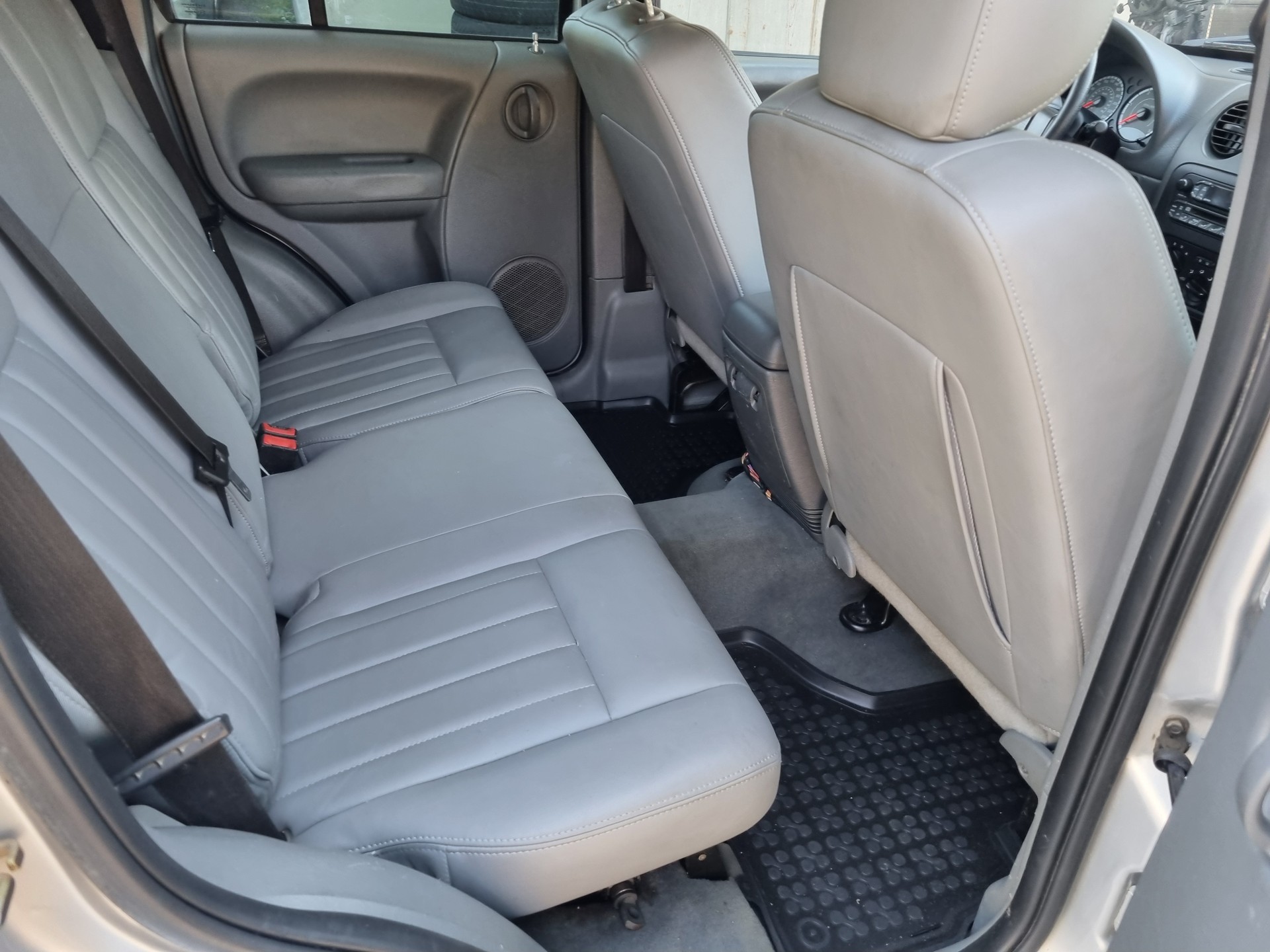 JEEP Cherokee 2.8 CRD Limited-image-5