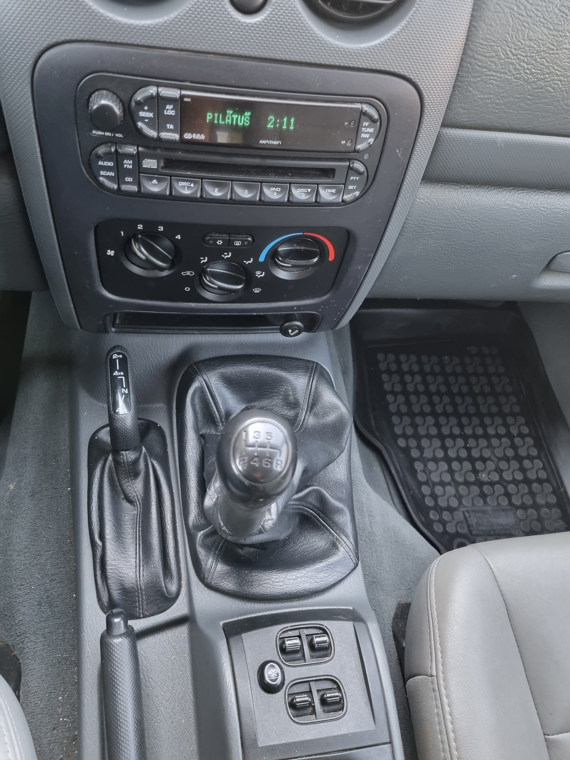 JEEP Cherokee 2.8 CRD Limited-image-10