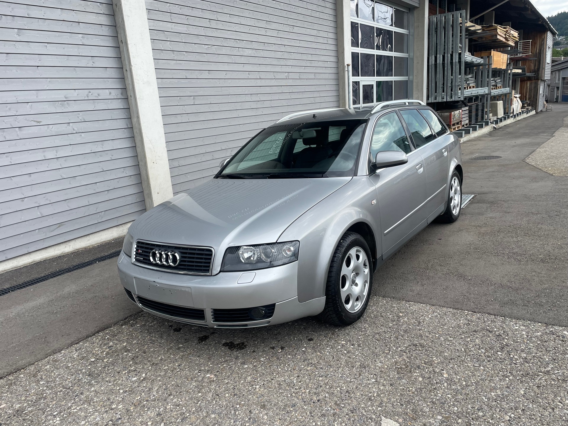 AUDI A4 Avant 2.5 TDI quattro-image-4
