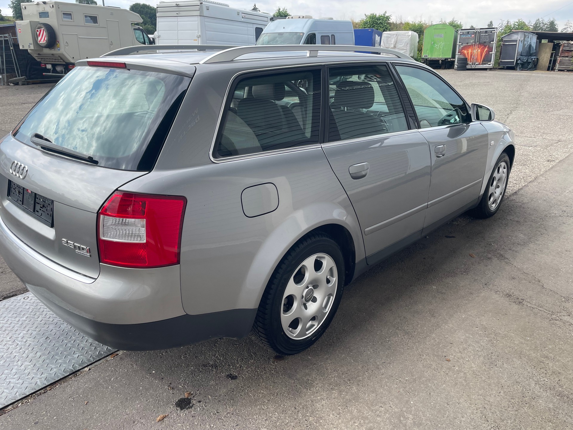 AUDI A4 Avant 2.5 TDI quattro-image-5