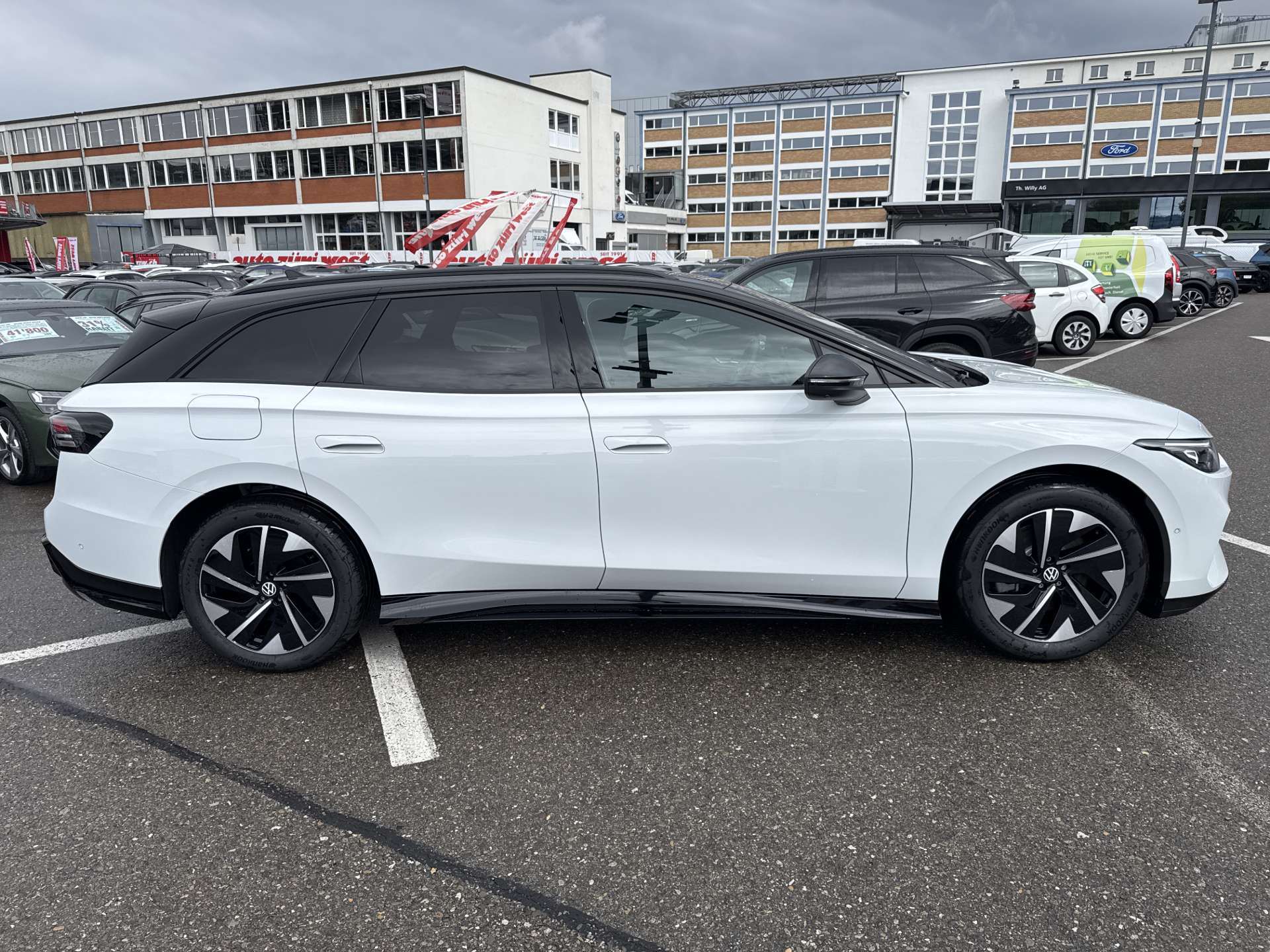 VW ID.7 Tourer Limited Edition 77kWh 285PS Automat-image-9