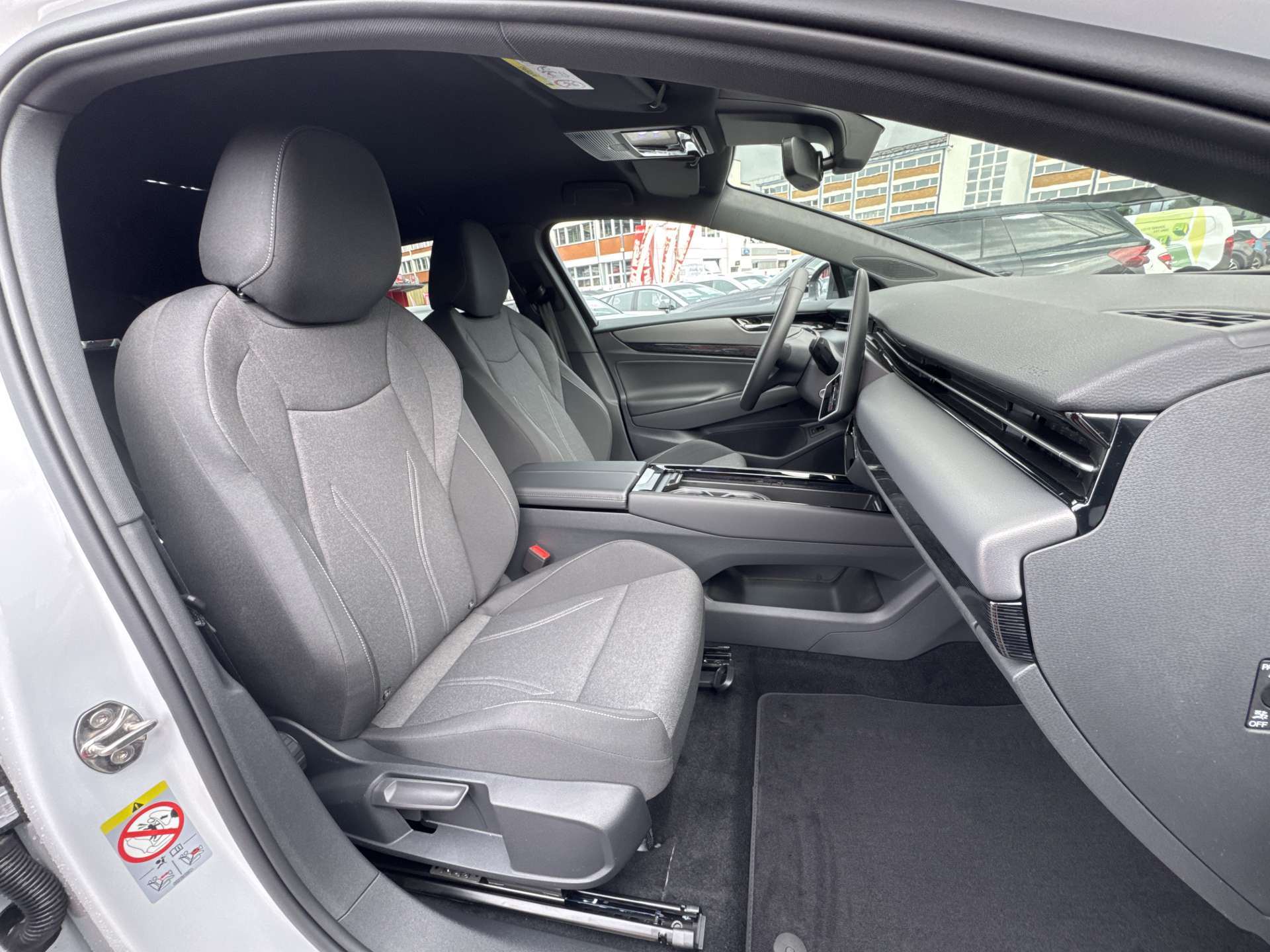 VW ID.7 Tourer Limited Edition 77kWh 285PS Automat-image-11