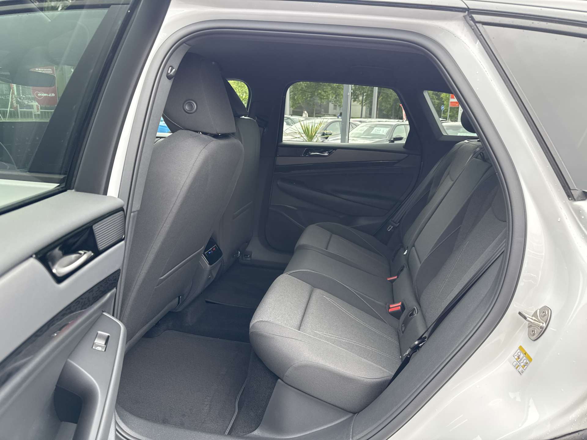 VW ID.7 Tourer Limited Edition 77kWh 285PS Automat-image-5