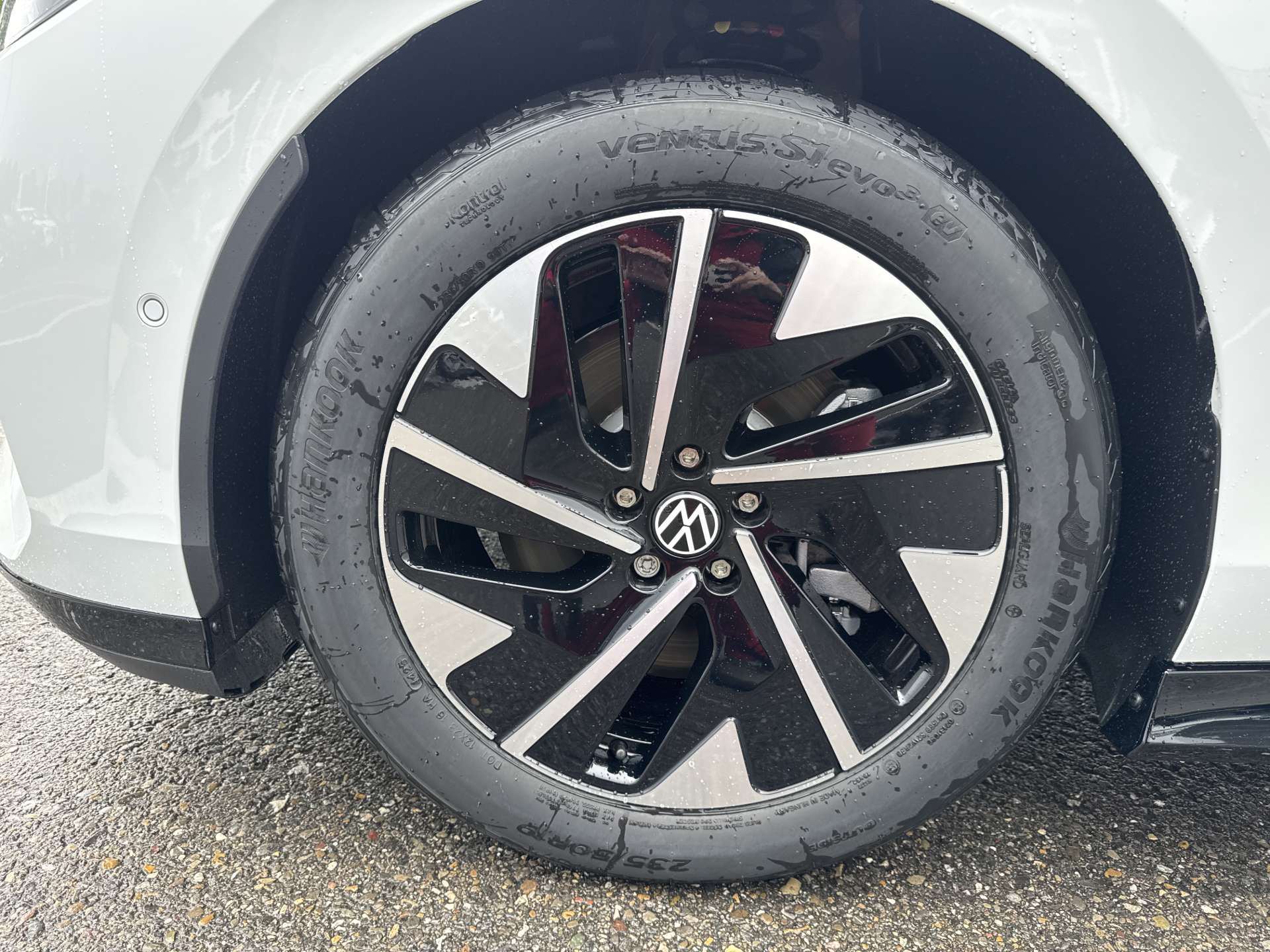 VW ID.7 Tourer Limited Edition 77kWh 285PS Automat-image-7
