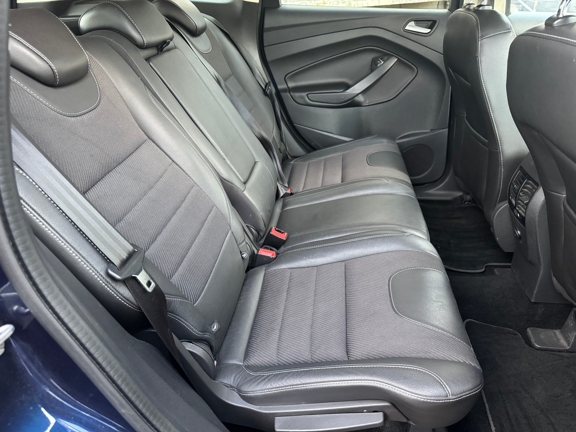 FORD Kuga 1.6 SCTi Titanium 4WD Automatic-image-7