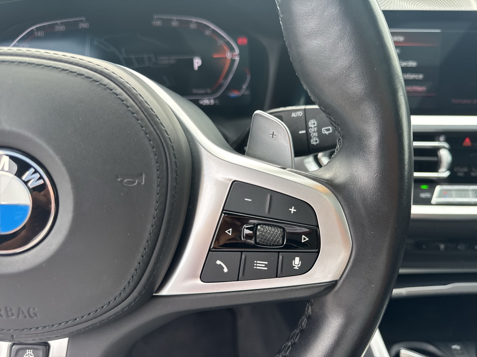 BMW 330d xDrive 48V Touring M Sport Steptronic-image-15