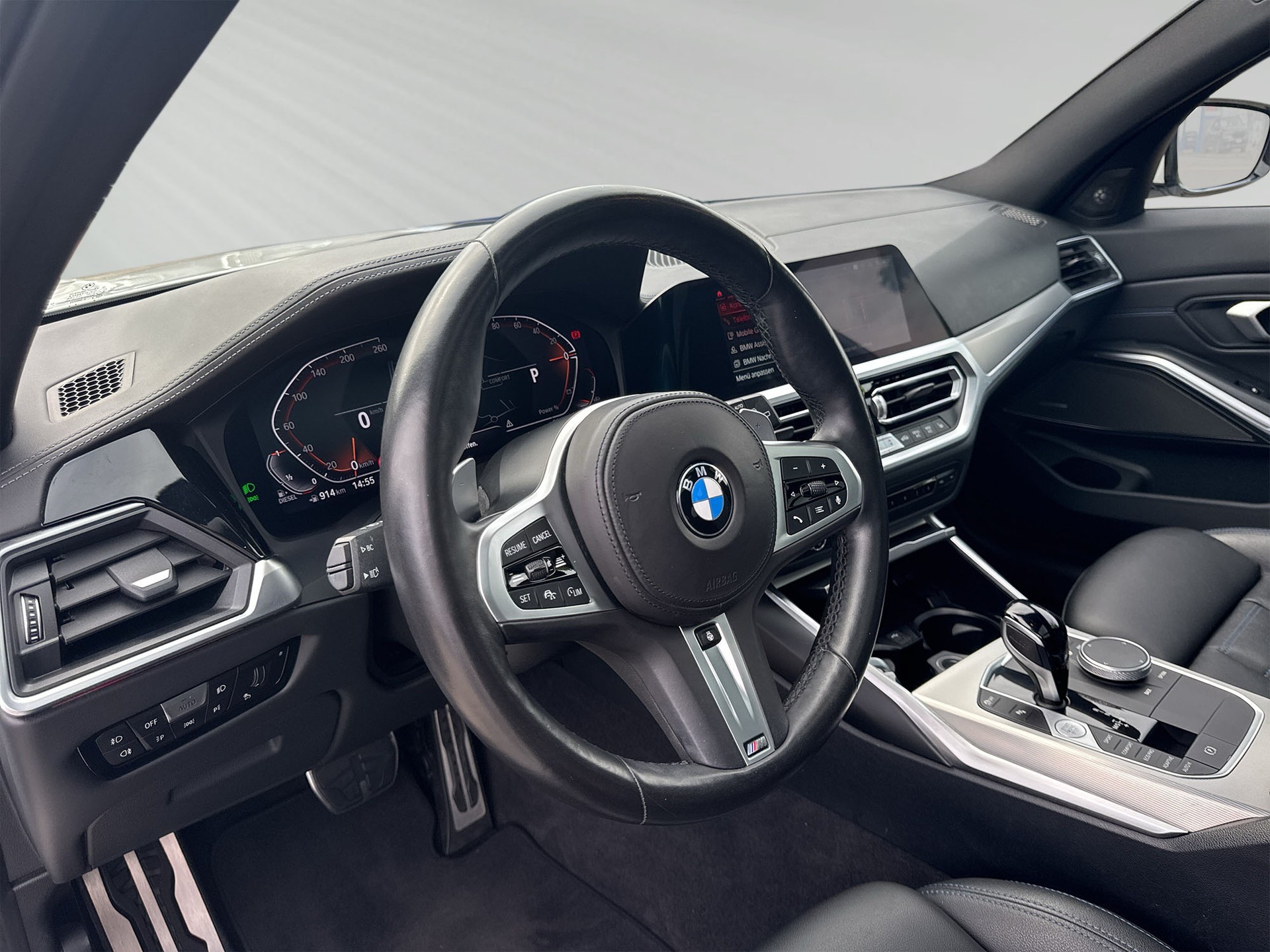 BMW 330d xDrive 48V Touring M Sport Steptronic-image-3