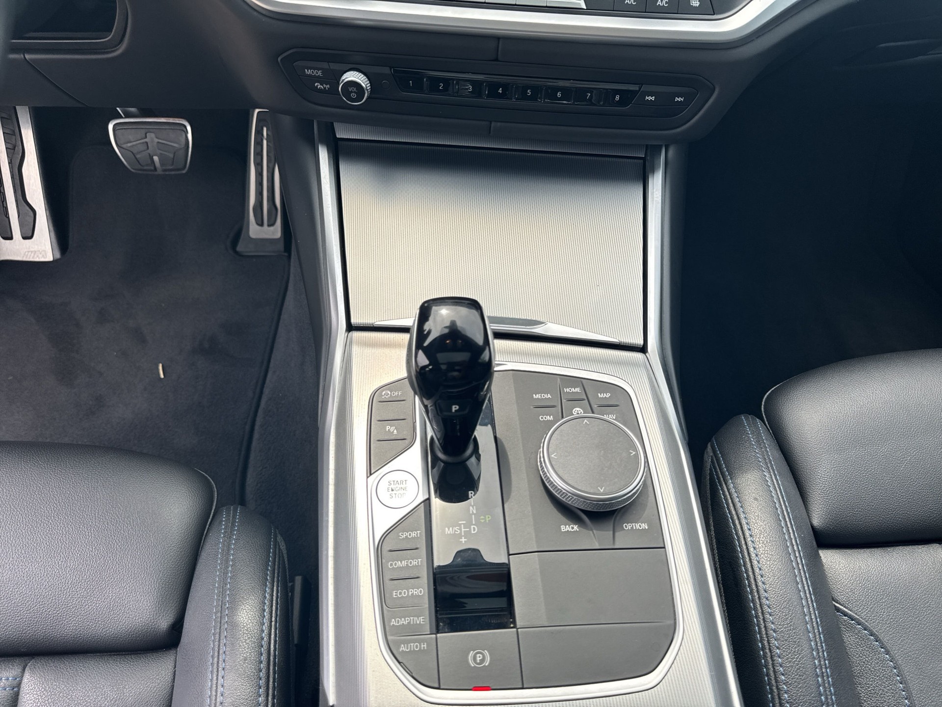 BMW 330d xDrive 48V Touring M Sport Steptronic-image-12