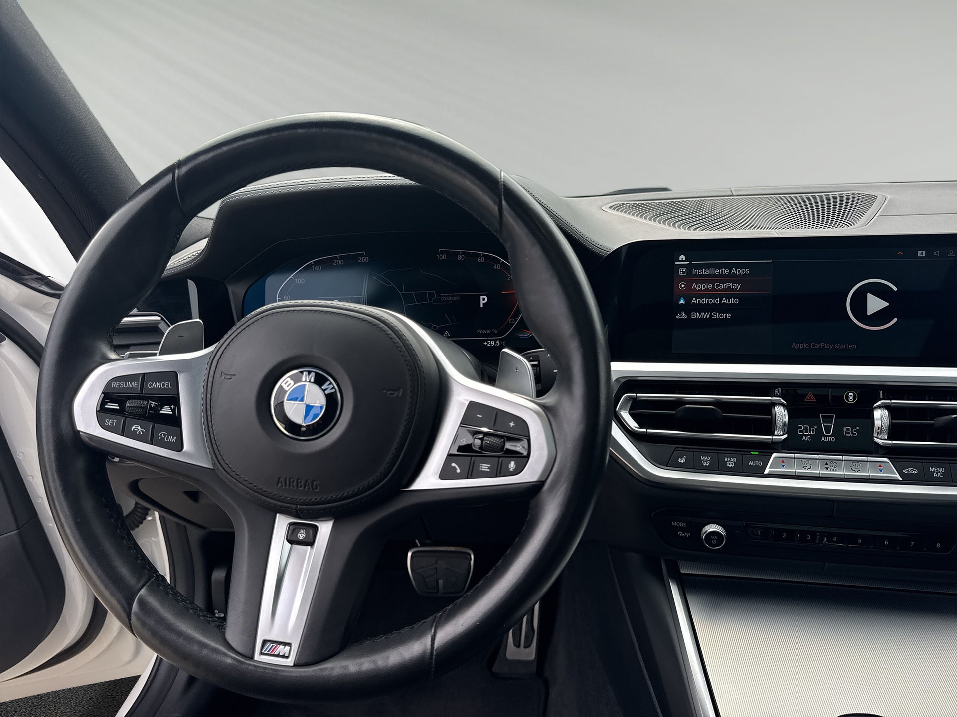 BMW 330d xDrive 48V Touring M Sport Steptronic-image-4