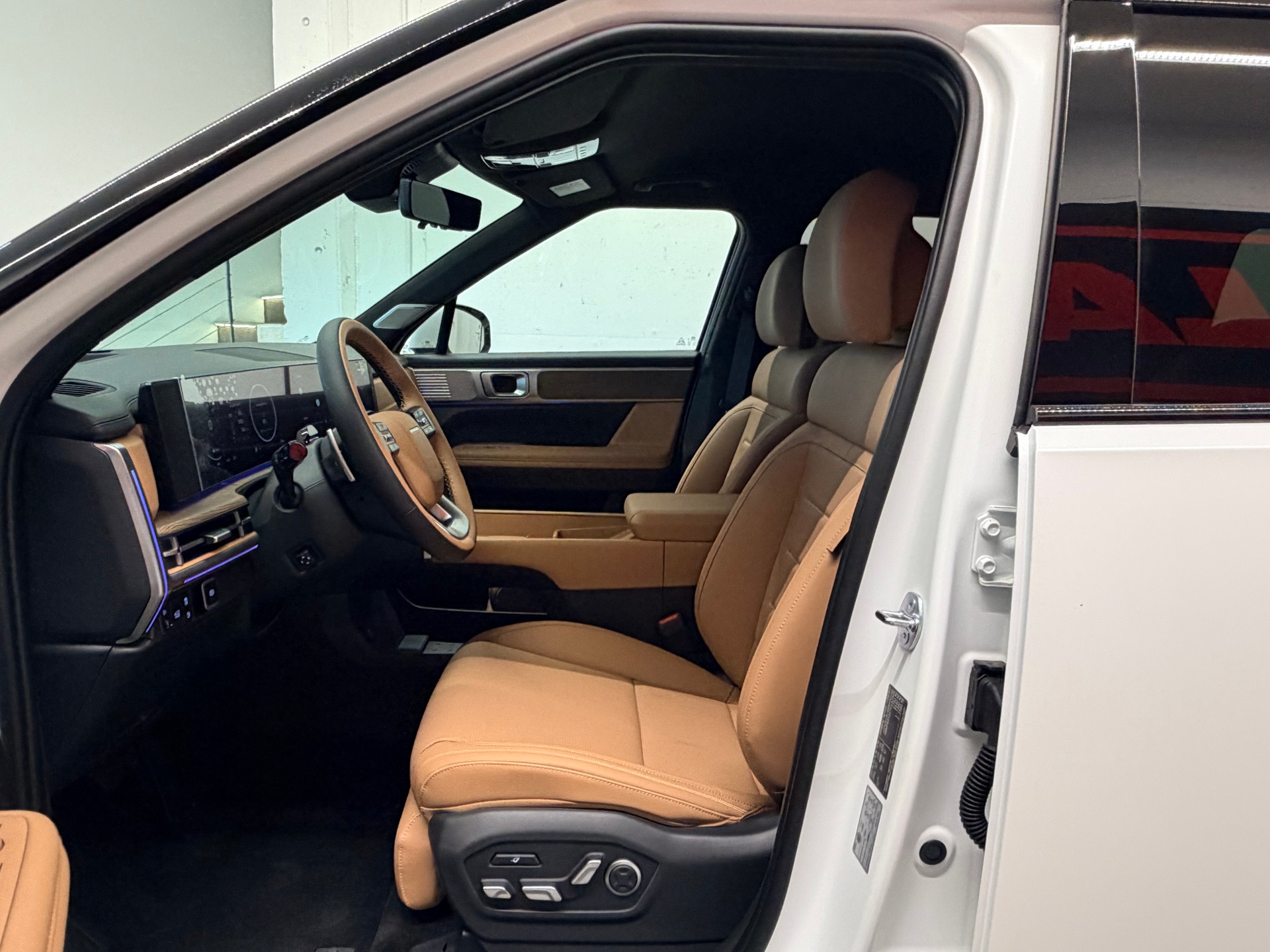 HYUNDAI Santa Fe 1.6 T-GDi PHEV Calligraphy 4WD Automatic-image-13