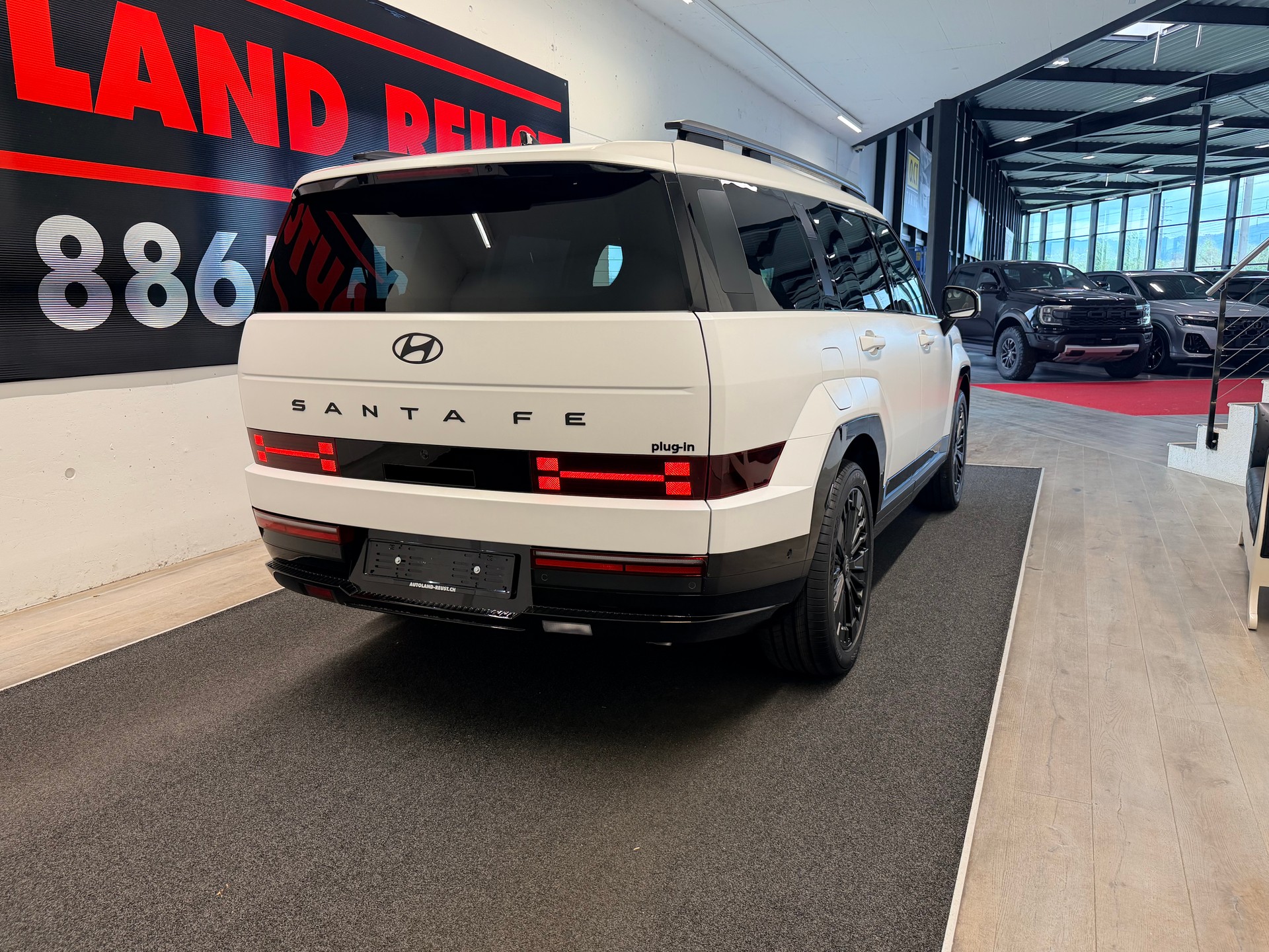 HYUNDAI Santa Fe 1.6 T-GDi PHEV Calligraphy 4WD Automatic-image-5