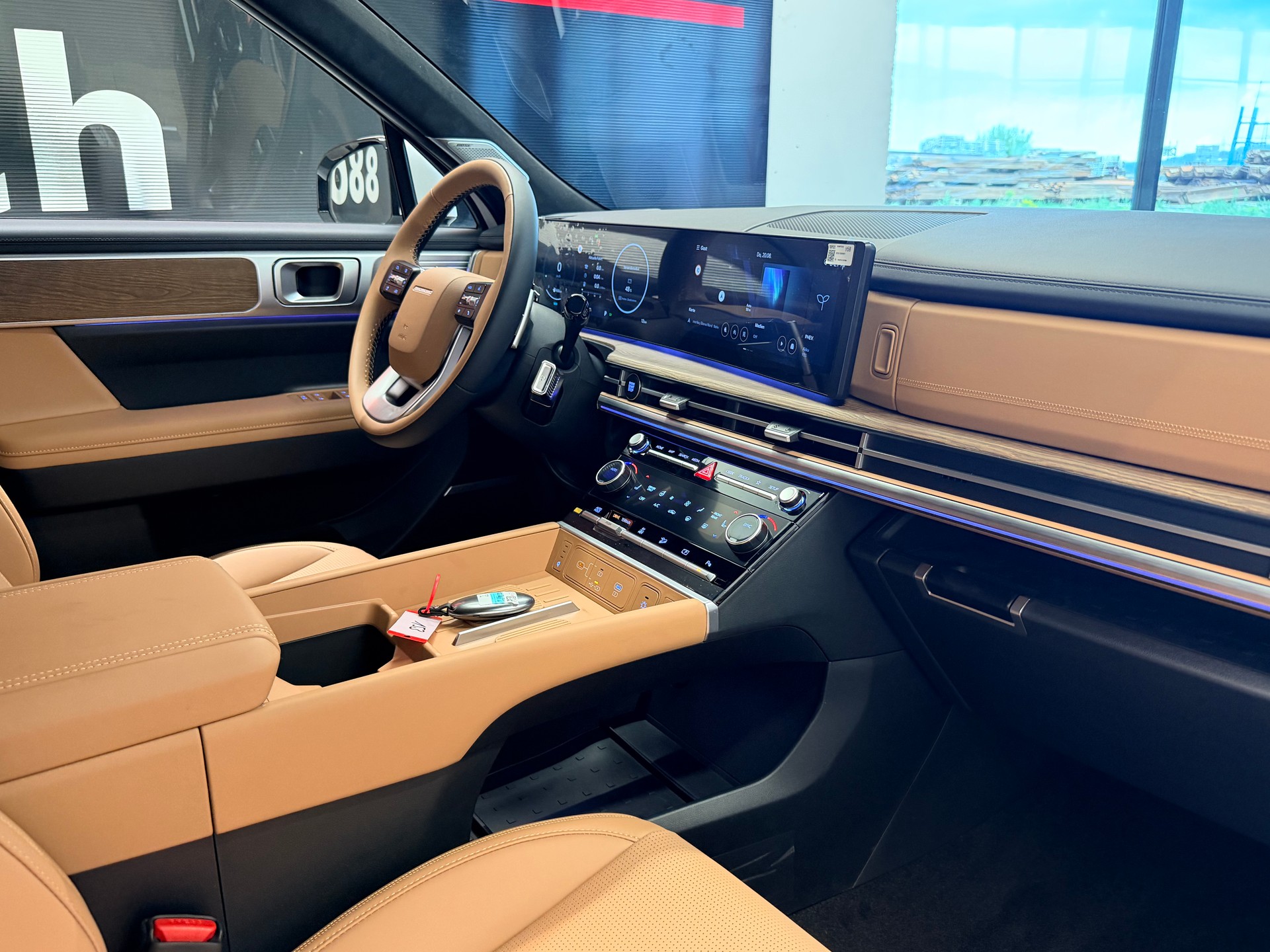 HYUNDAI Santa Fe 1.6 T-GDi PHEV Calligraphy 4WD Automatic-image-19