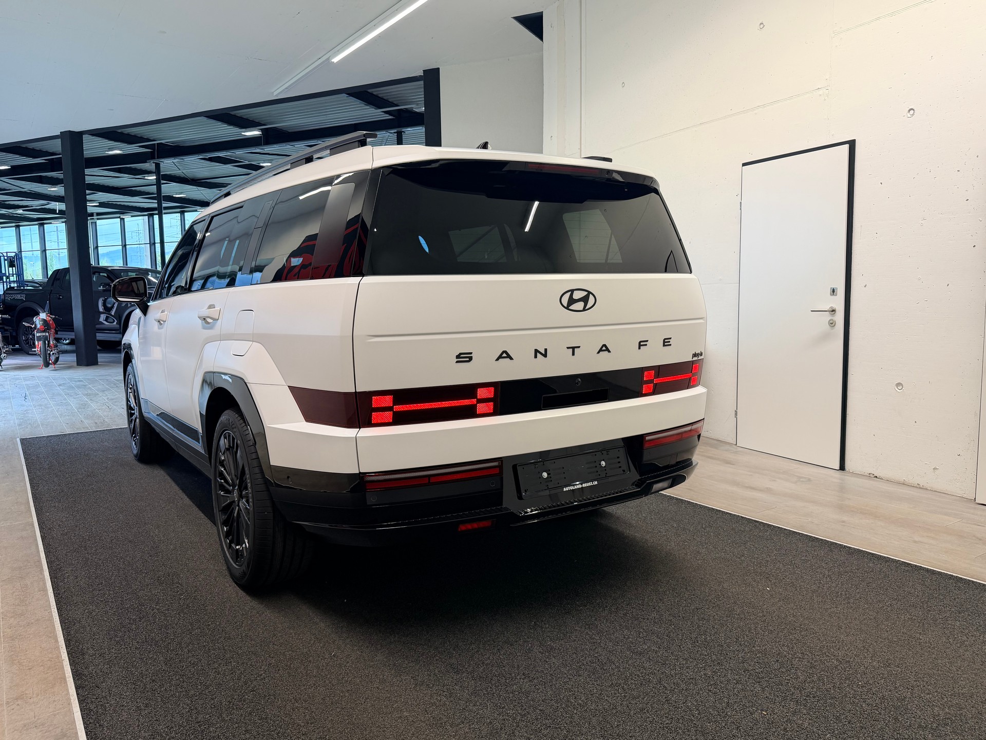 HYUNDAI Santa Fe 1.6 T-GDi PHEV Calligraphy 4WD Automatic-image-6