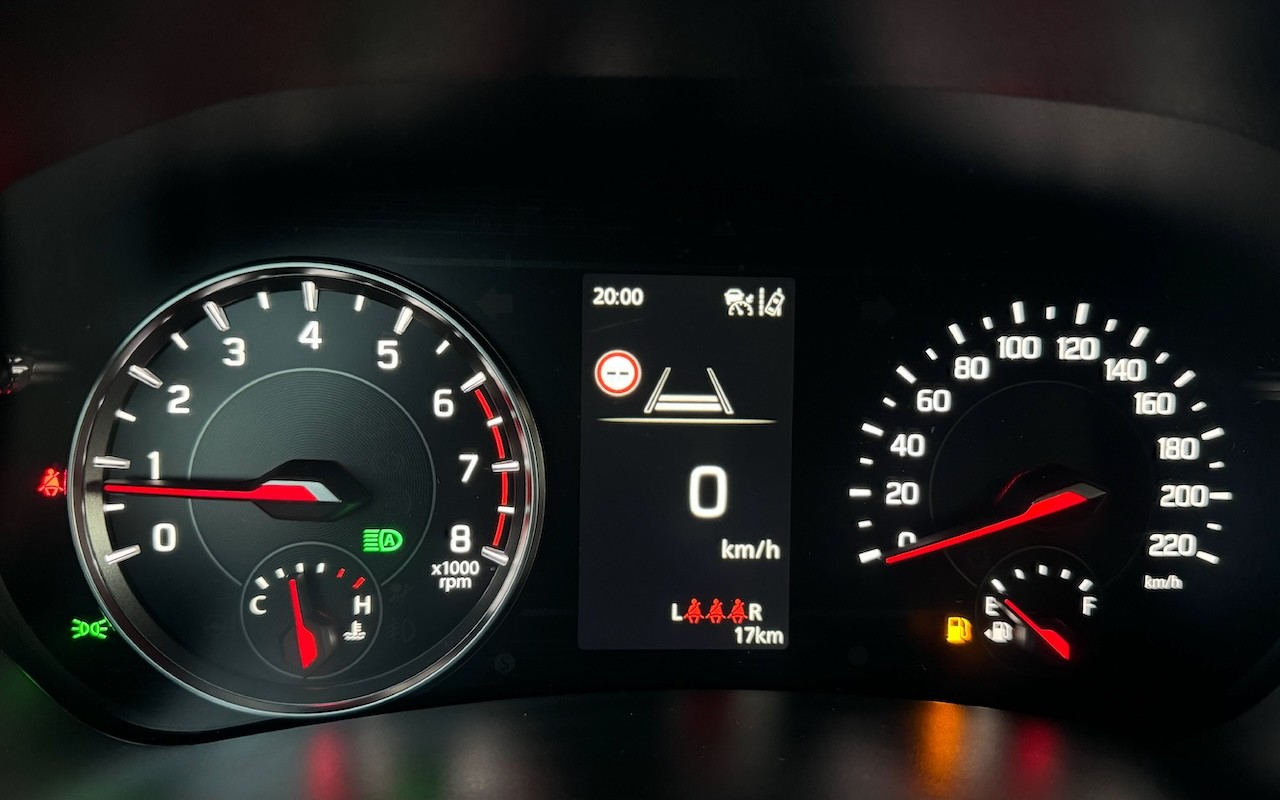 SUZUKI NEW SWIFT 1.2 COMPACT+ HYBRID 4X4-image-4