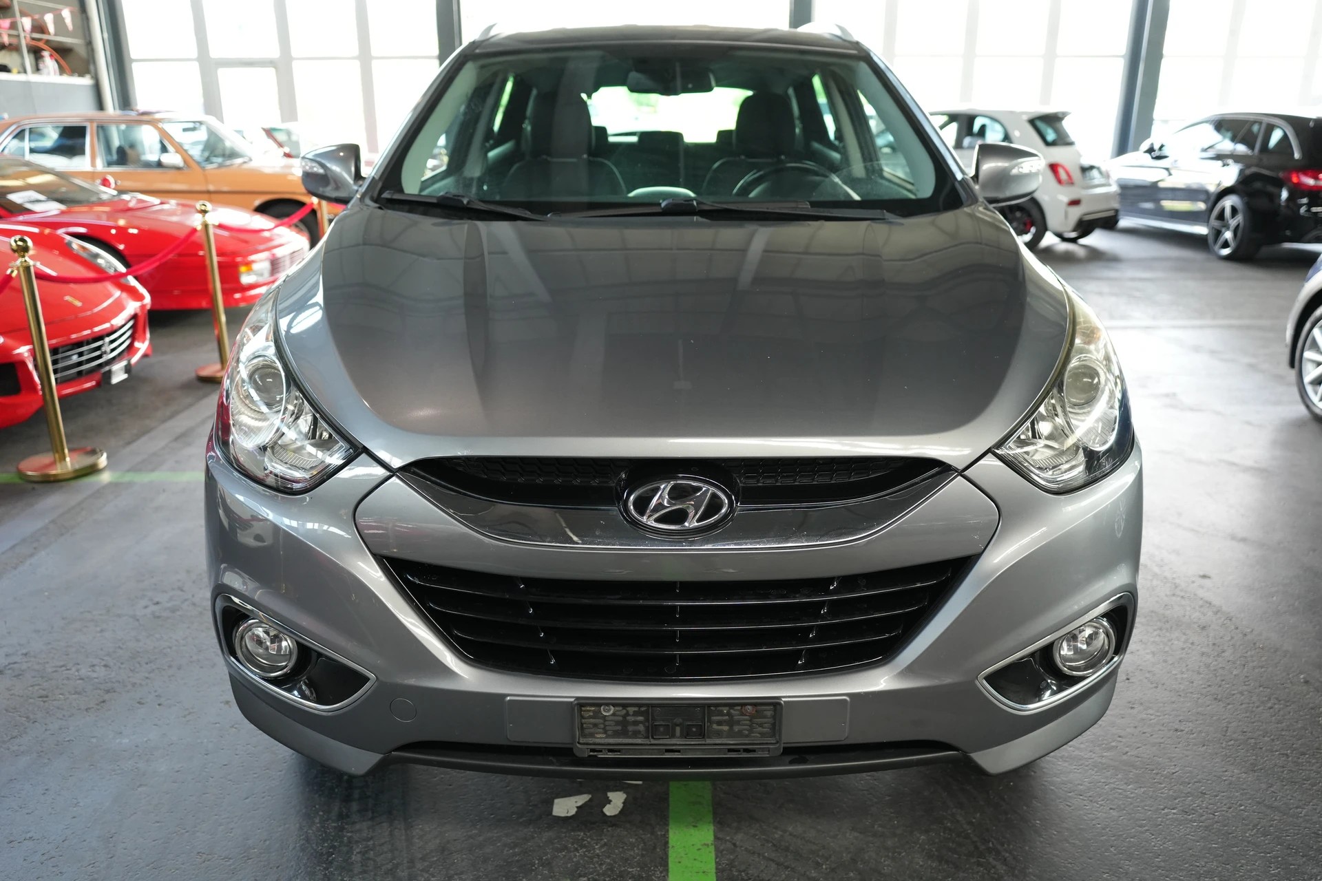 HYUNDAI iX 35 2.0 Style 4WD Automatic-image-5