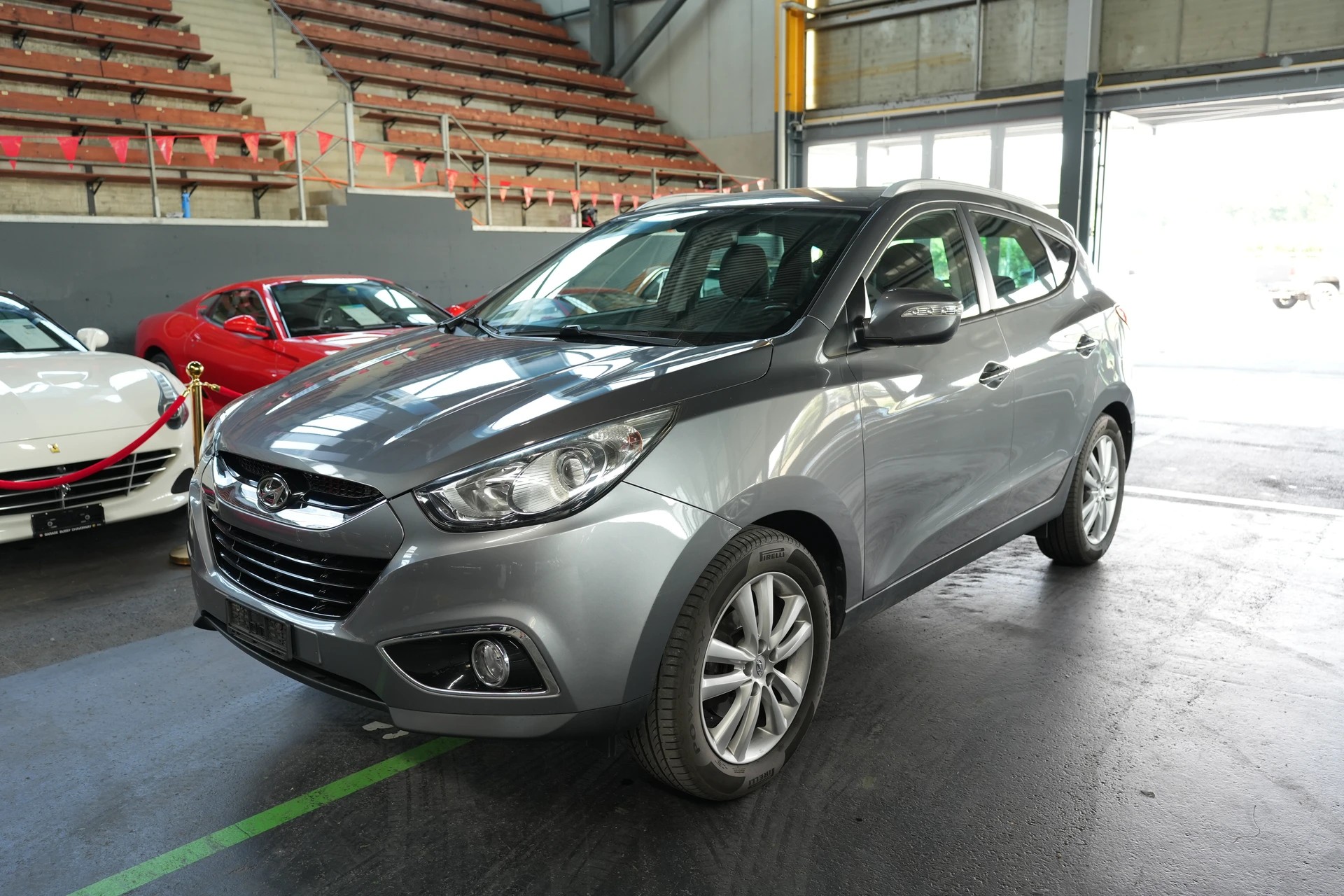 HYUNDAI iX 35 2.0 Style 4WD Automatic-image-4