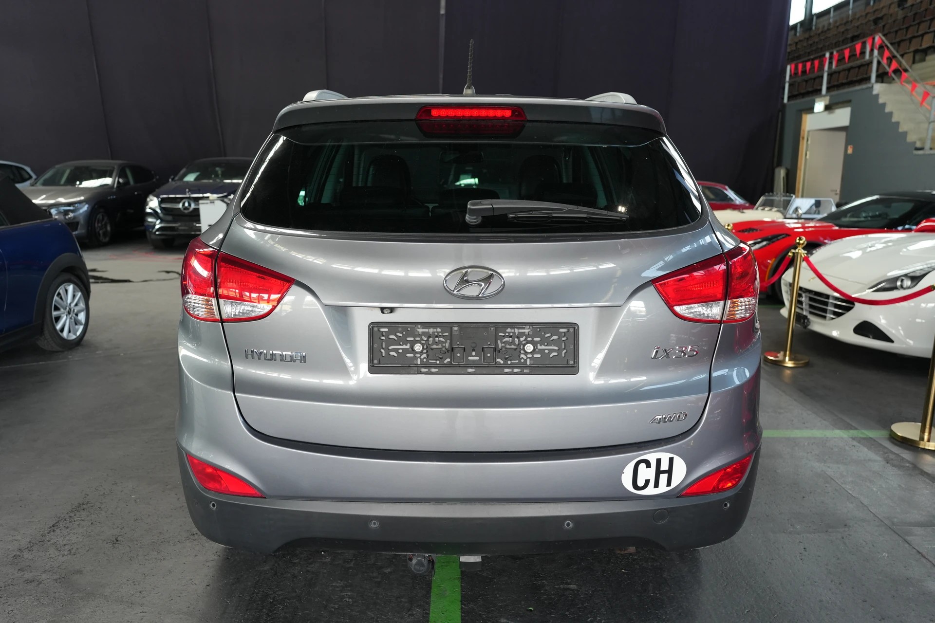 HYUNDAI iX 35 2.0 Style 4WD Automatic-image-2