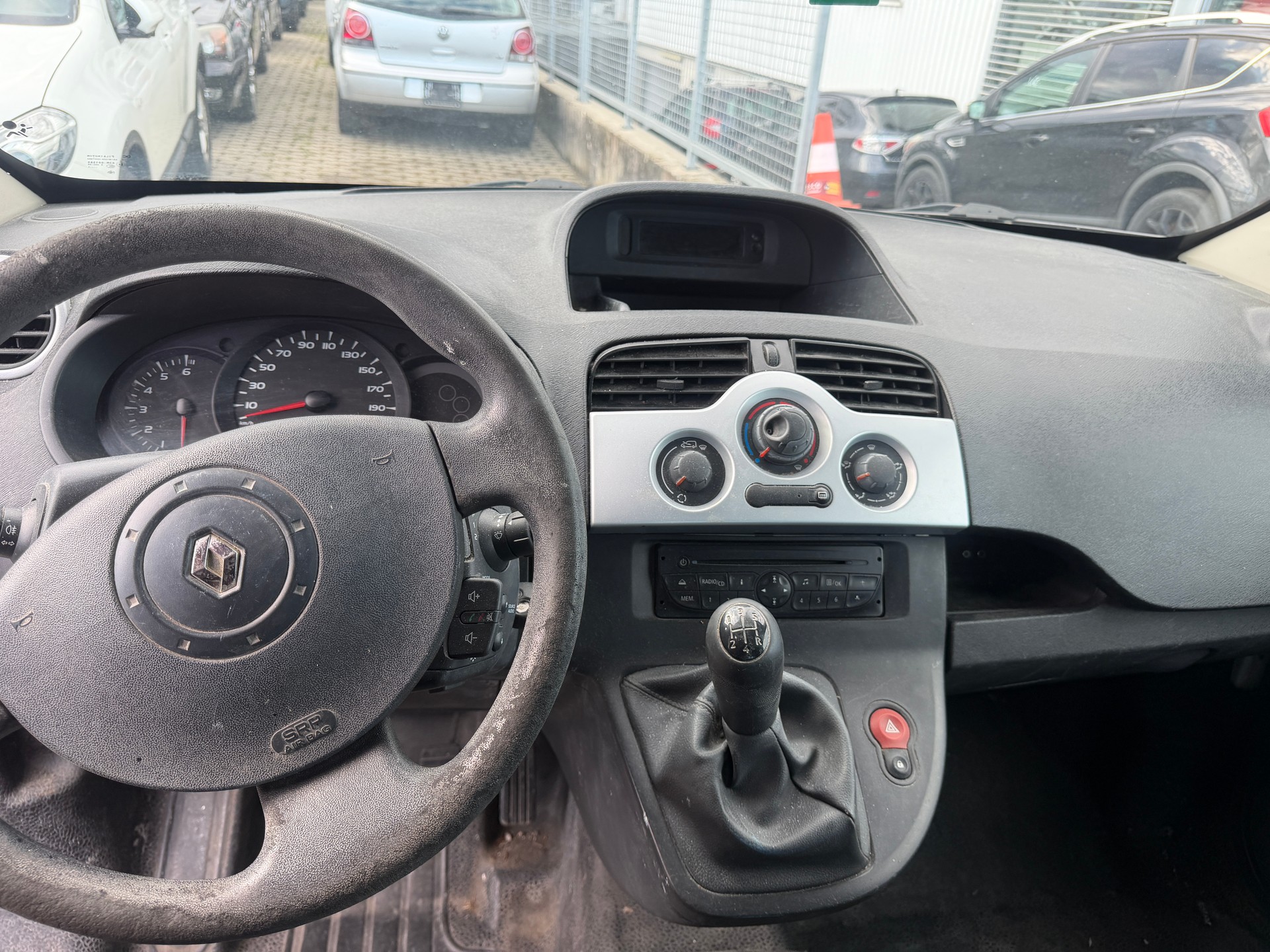 RENAULT Kangoo Maxi dCi 90 2 Plätze / 2 places-image-9