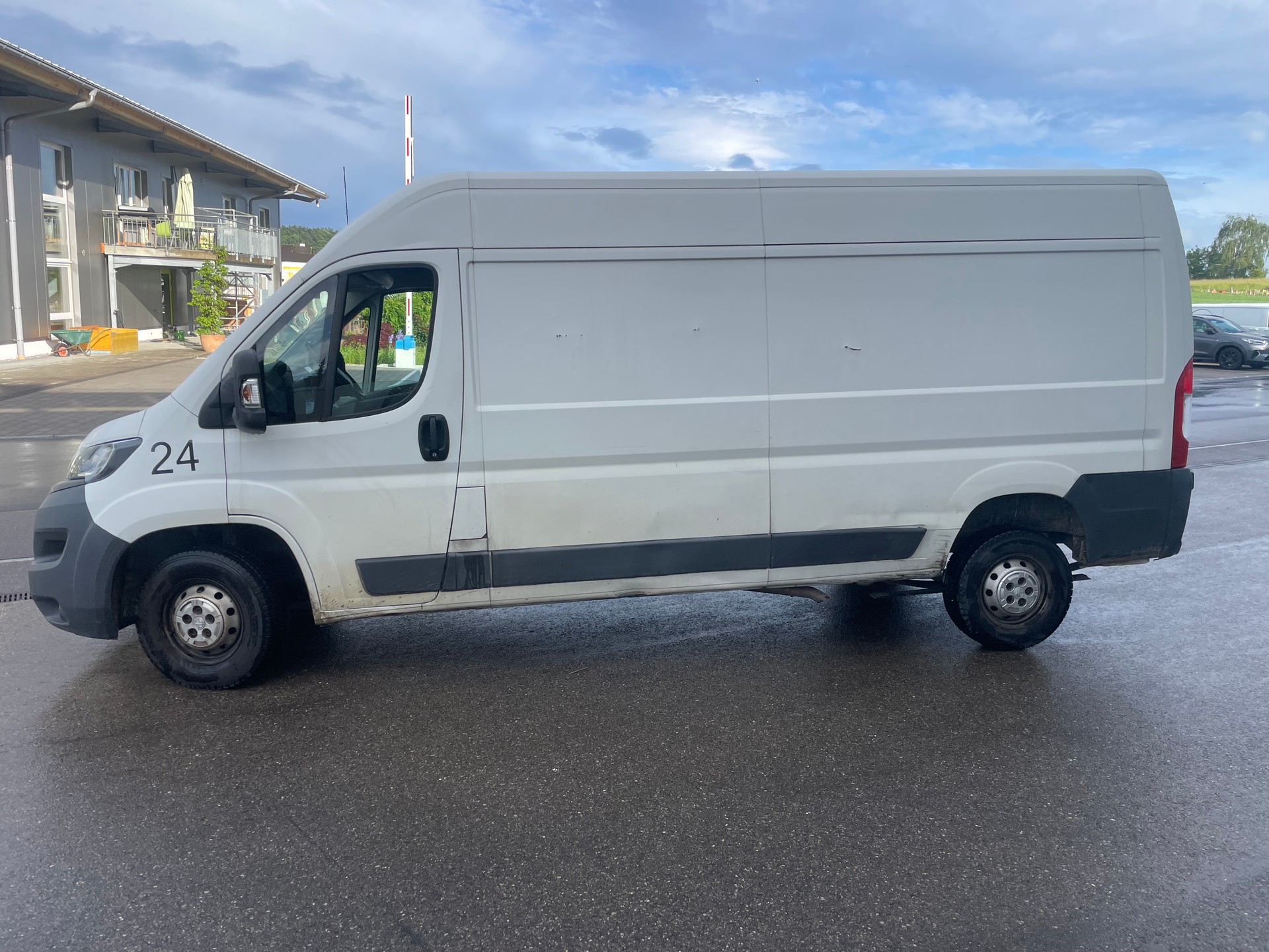 PEUGEOT Boxer 2.2 HDI L3 H2-image-1