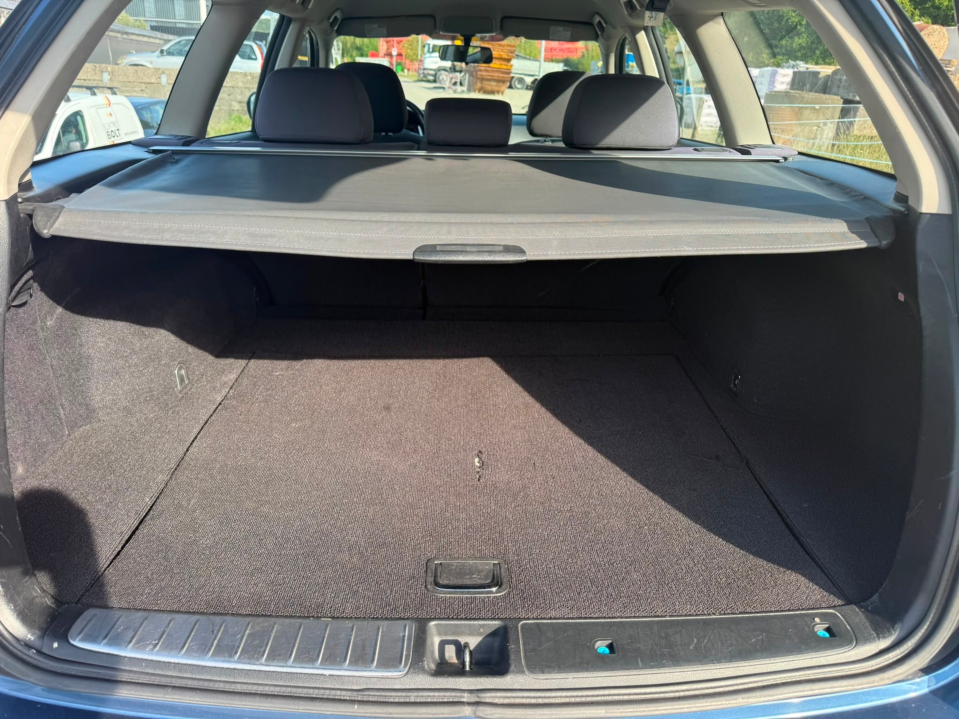 SUBARU Outback 3.0R AWD H6 Automatic-image-12