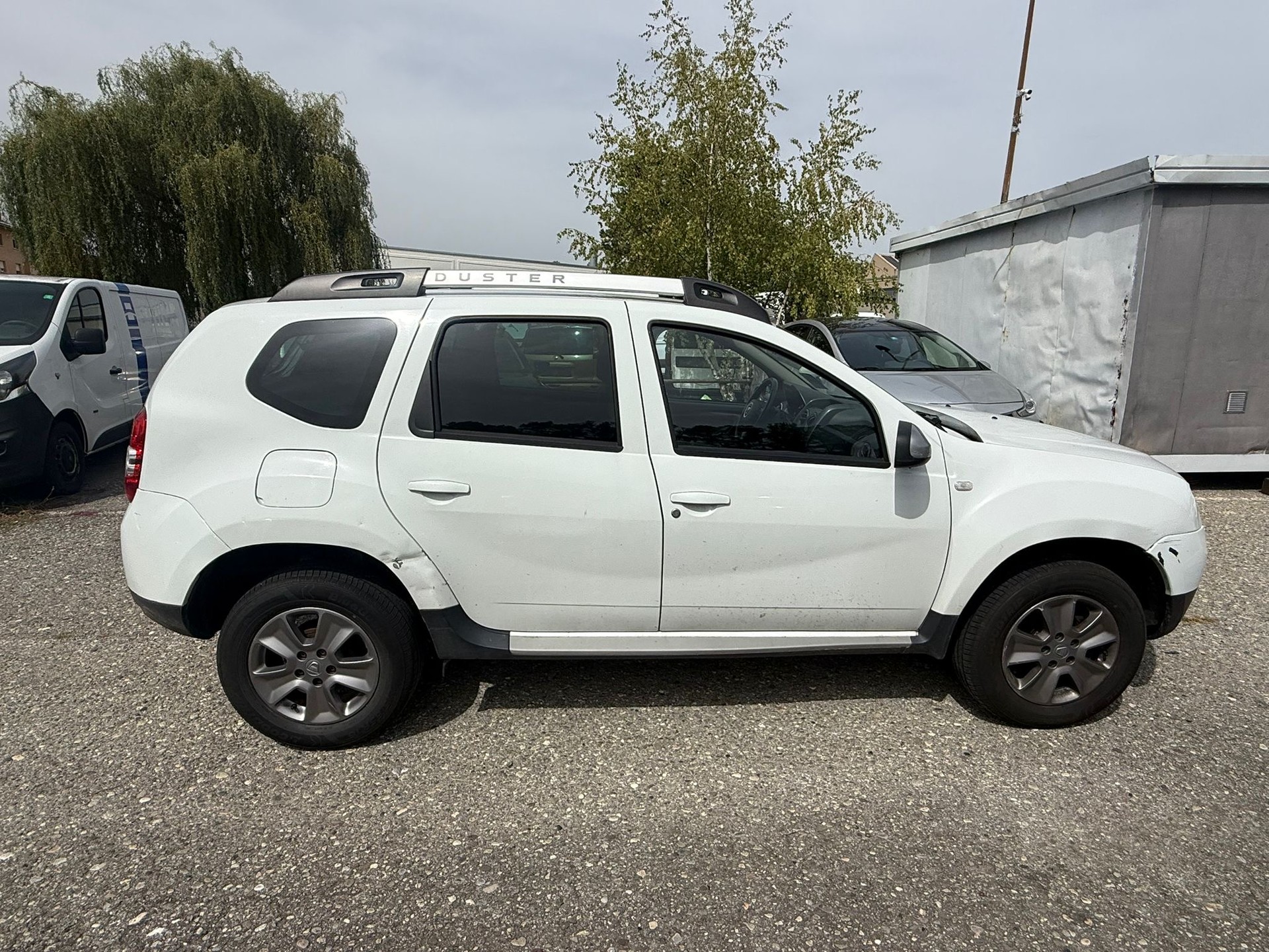 DACIA Duster 1.2 T Lauréate 4x4-image-2