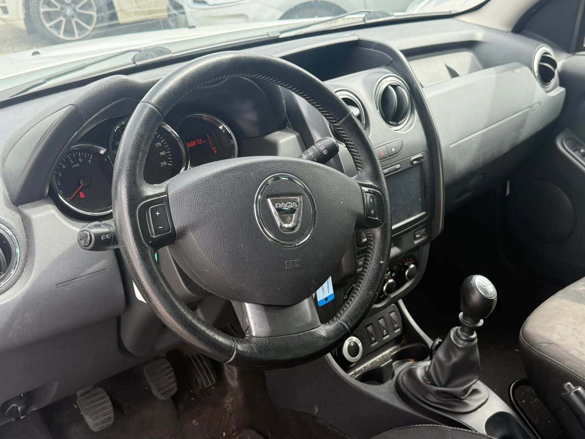 DACIA Duster 1.2 T Lauréate 4x4-image-12