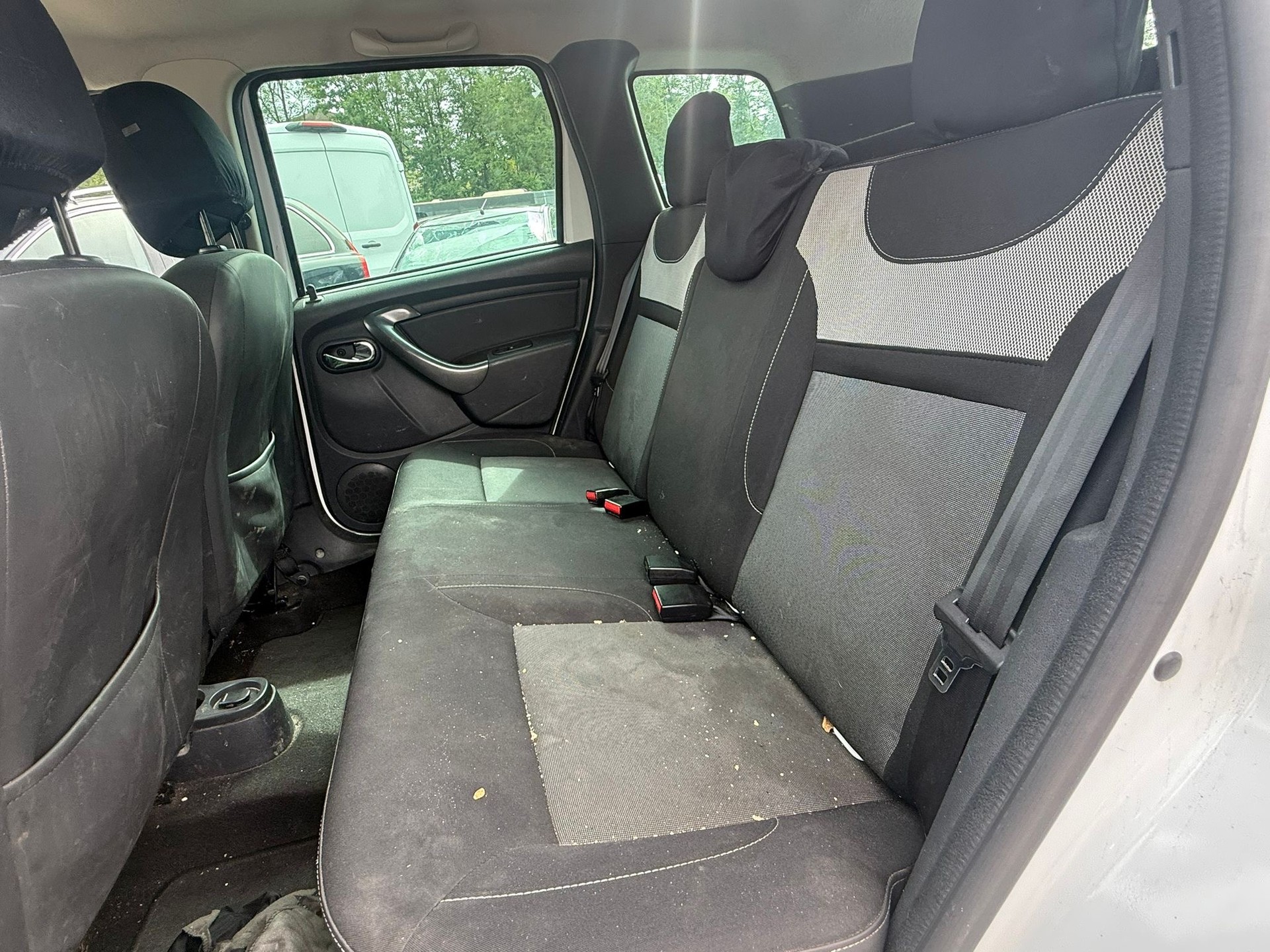 DACIA Duster 1.2 T Lauréate 4x4-image-11