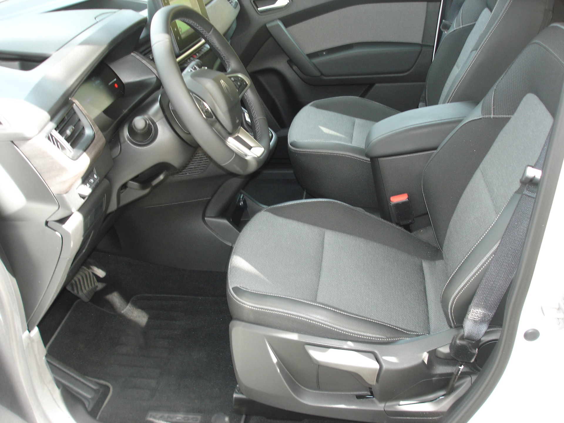 RENAULT Kangoo 1.3 TCe 130 PF Techno EDC-image-12
