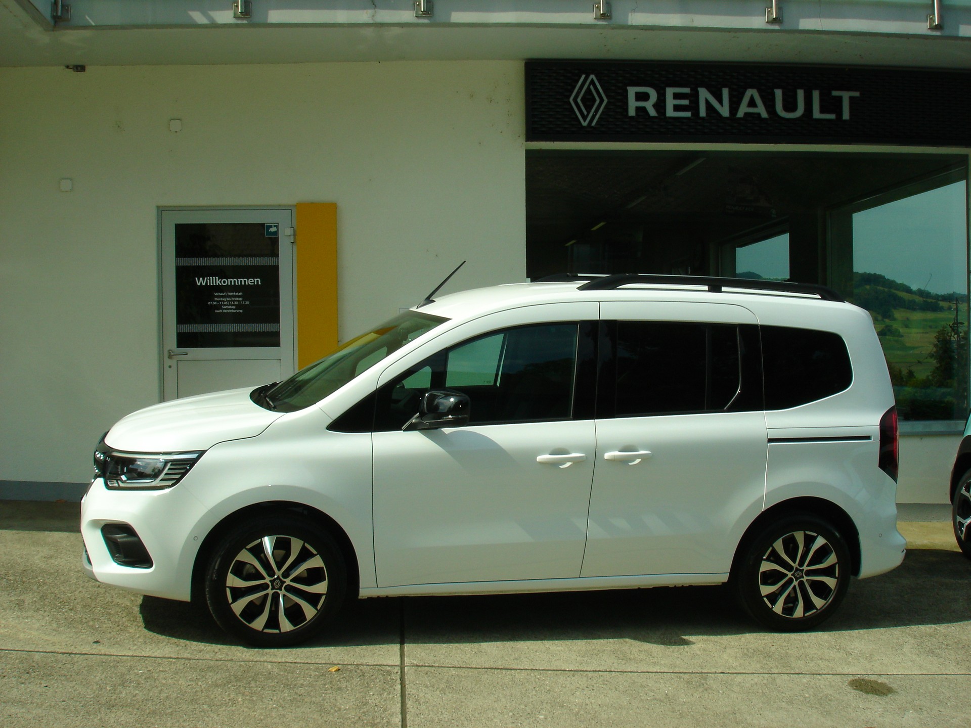 RENAULT Kangoo 1.3 TCe 130 PF Techno EDC-image-0