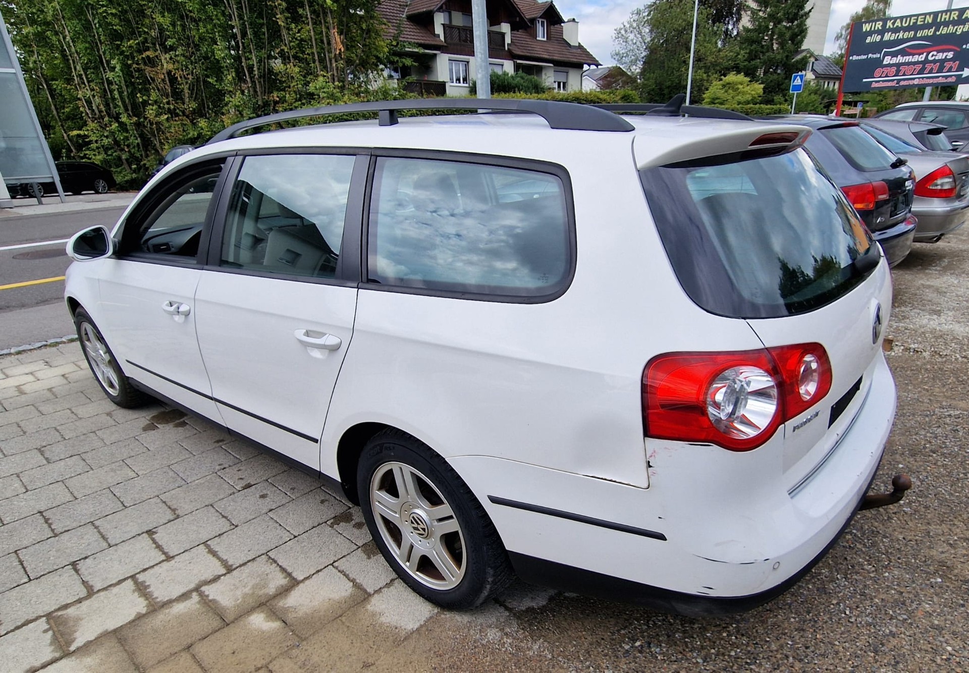 VW Passat Variant 2.0 TDI Trendline 4Motion-image-4