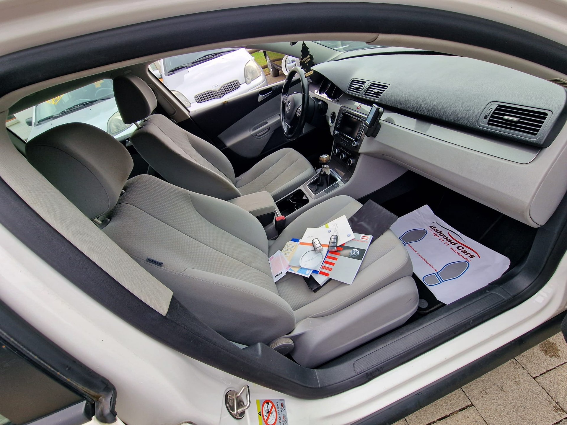 VW Passat Variant 2.0 TDI Trendline 4Motion-image-9