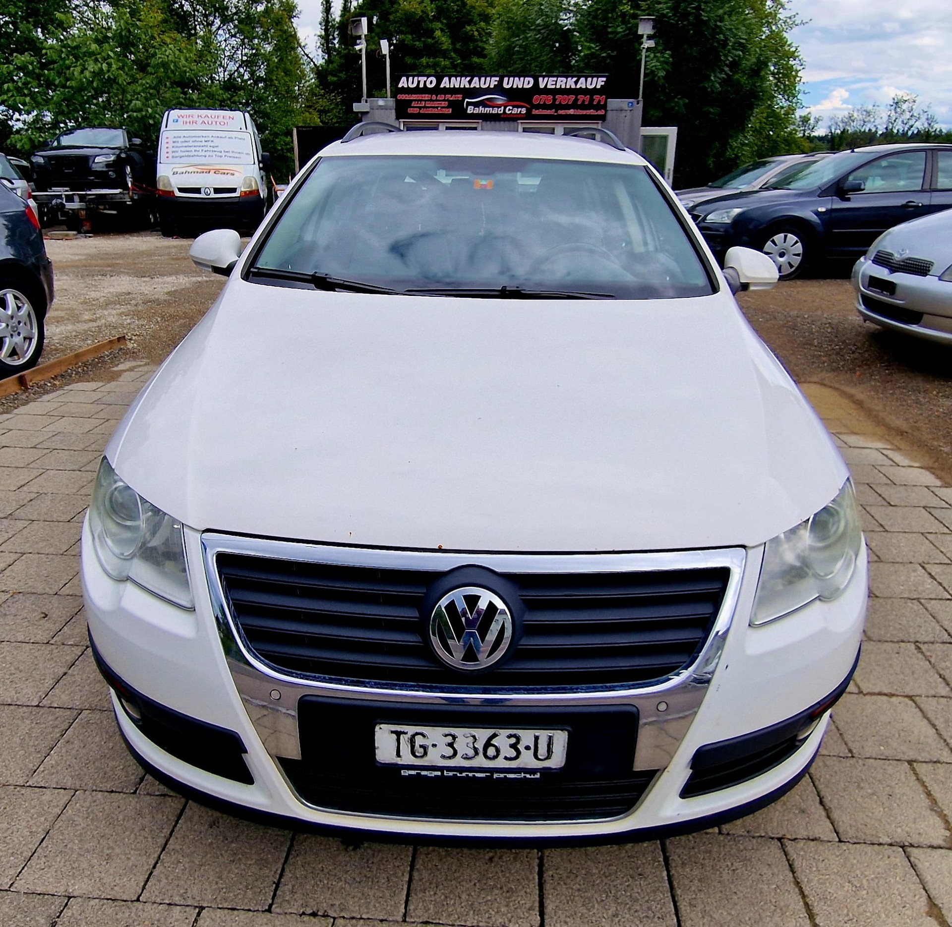VW Passat Variant 2.0 TDI Trendline 4Motion-image-1