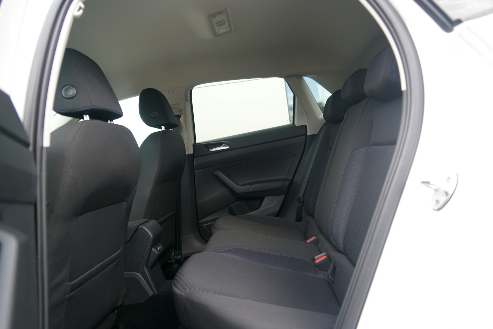 VW Polo 1.0 BMT United DSG-image-5