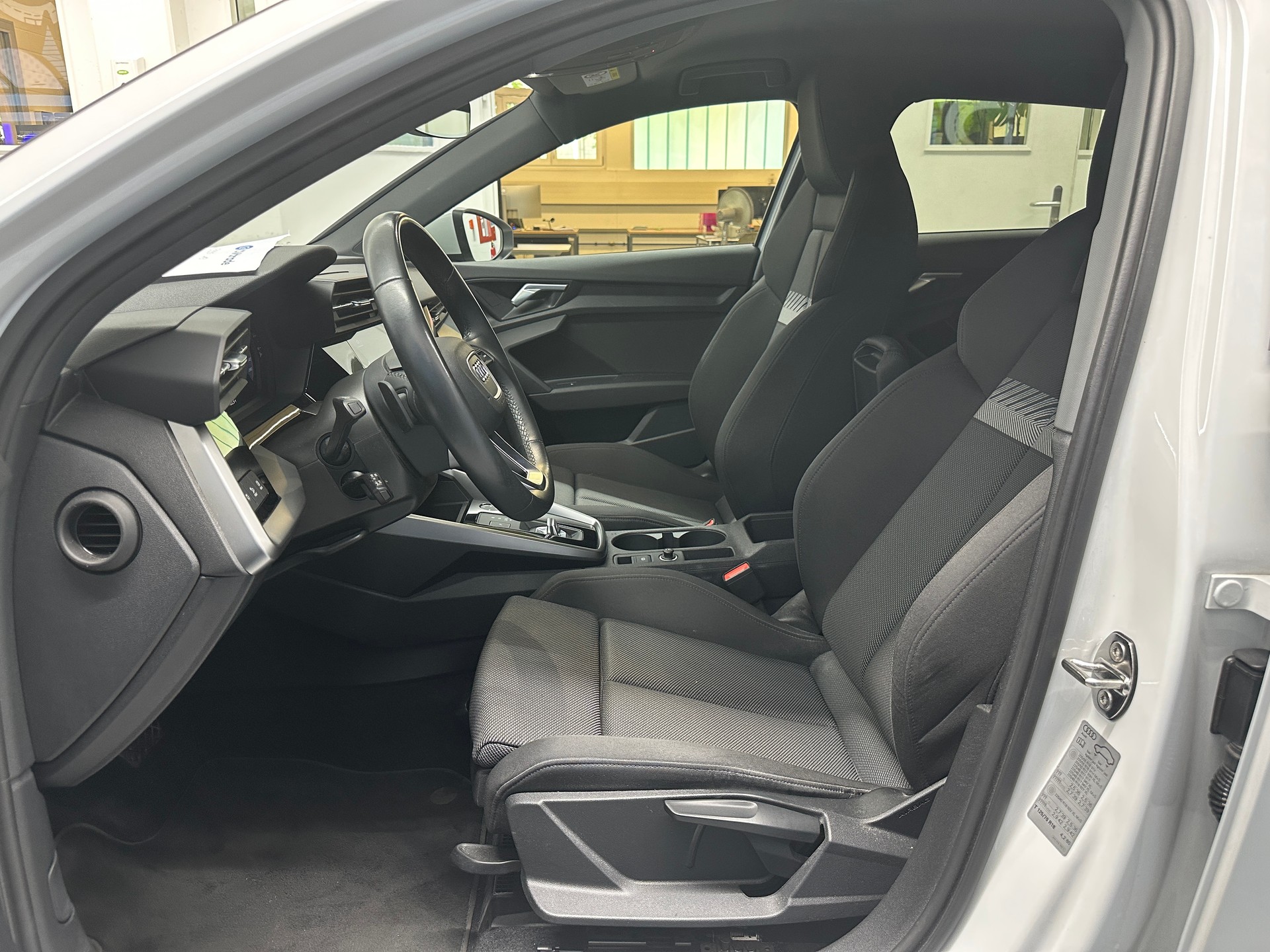 AUDI A3 Sportback 35 TFSI S line S-tronic-image-7